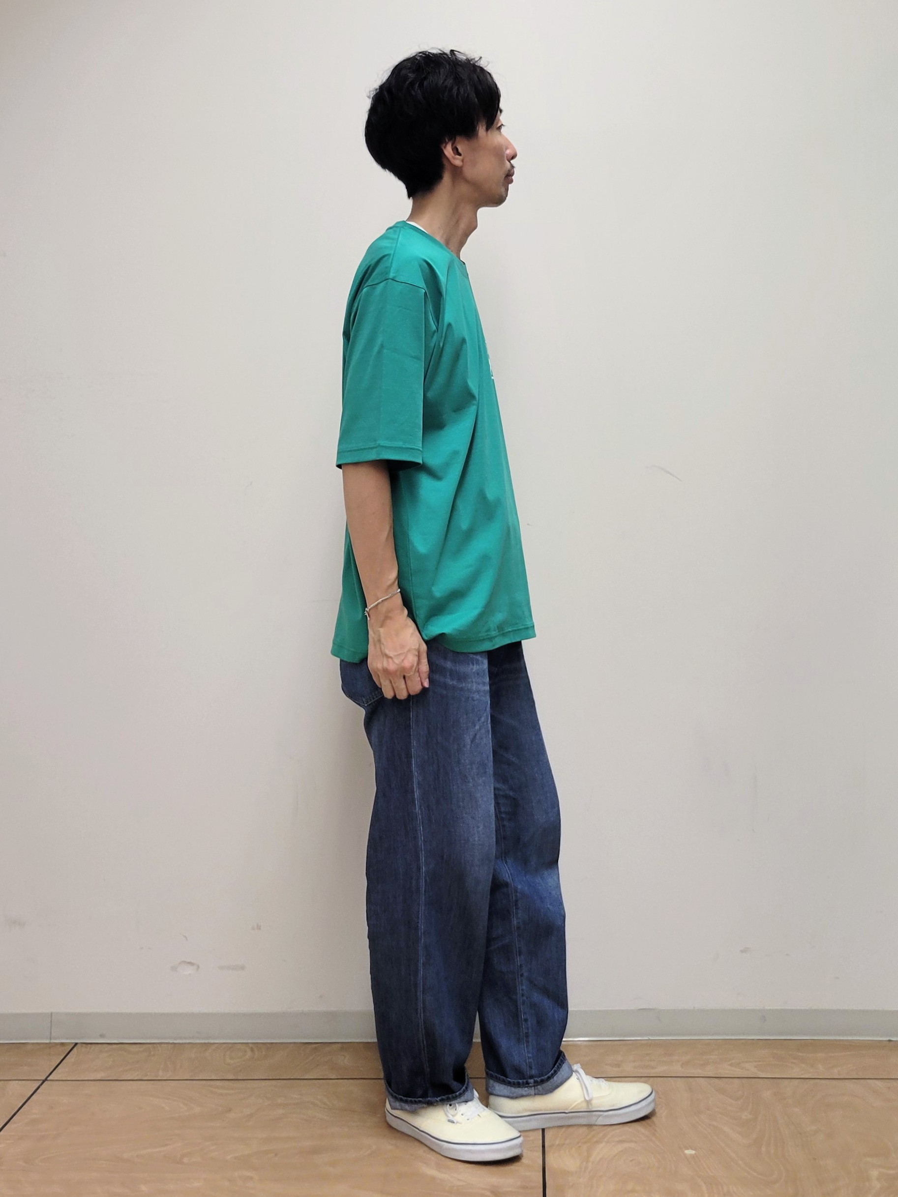 piroyaさんの「TAKEO KIKUCHI｜【BOWLER HAT LABEL】アイスクリアコットン ラッキーセブン 半袖Tシャツ」を使ったコーディネート