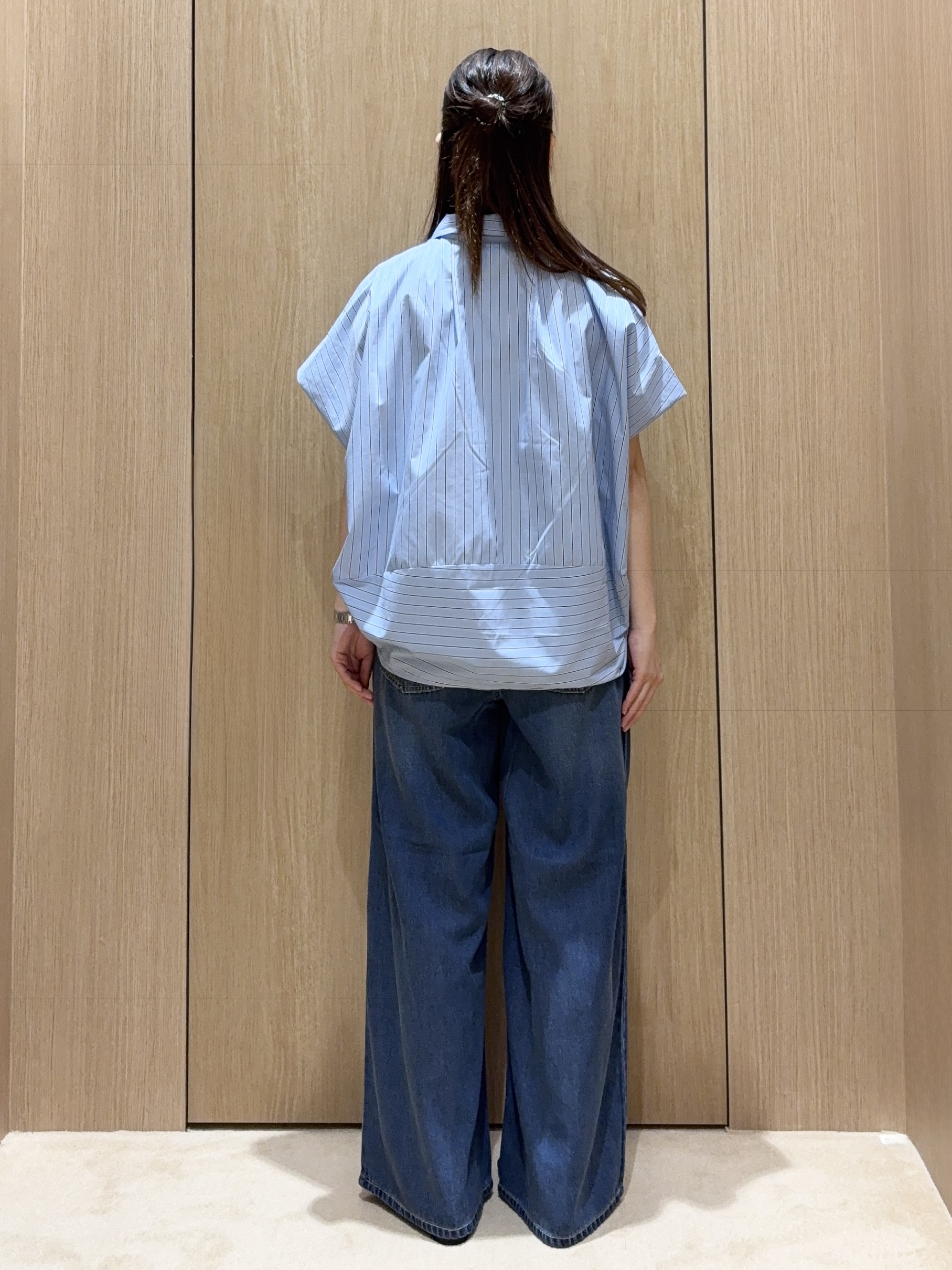 EMIRIさんの「OPAQUE.CLIP｜タックニュアンスフォルムシャツ【洗濯機OK】」を使ったコーディネート