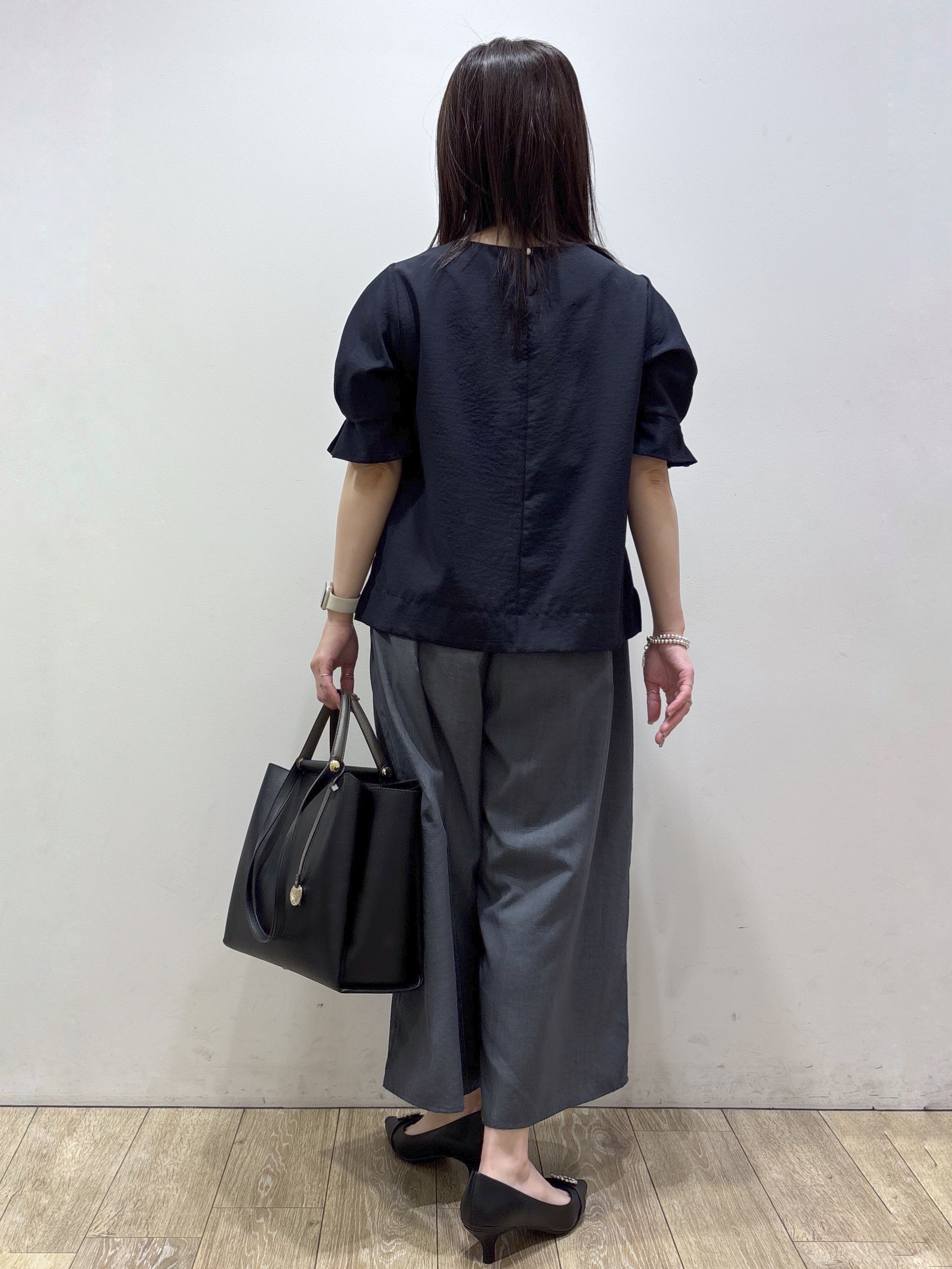 mameさんの「index｜【接触冷感／吸水速乾】タックパフスリーブブラウス《防シワ／洗濯機OK／XS～3L／8col》」を使ったコーディネート
