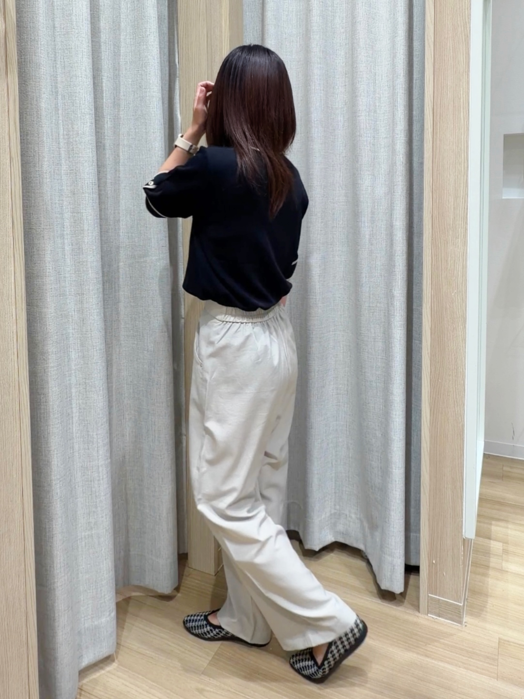 Fumikaさんの「grove｜新色追加！【シリーズ累計36万枚/名品ニット】やわらかドライタッチ 袖メッシュ編みニット」を使ったコーディネート