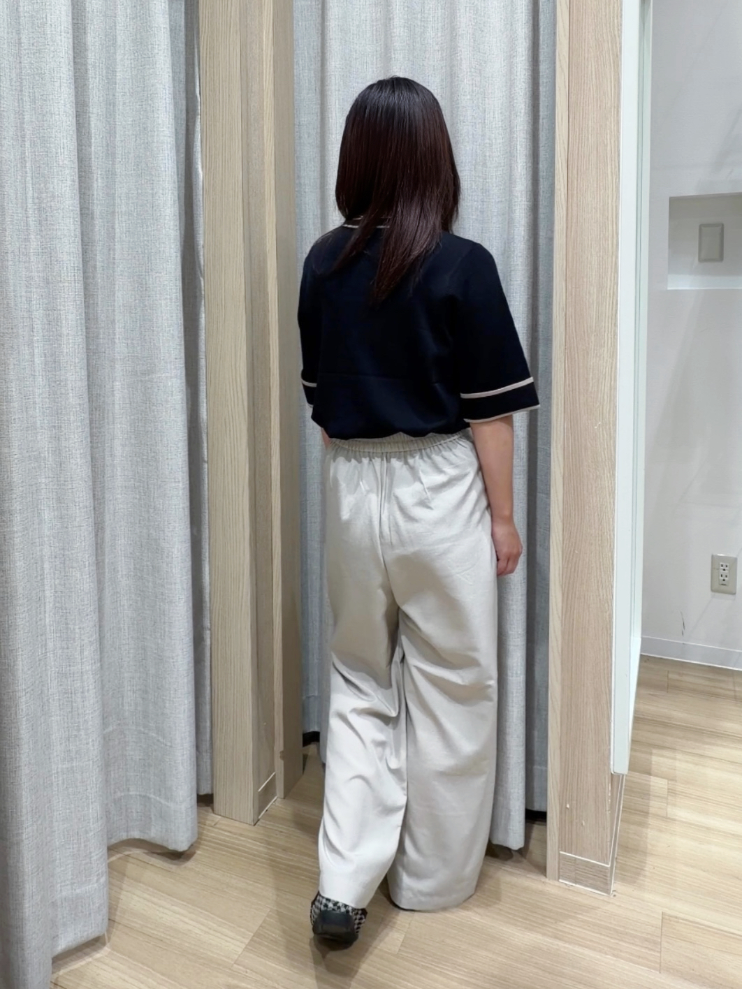 Fumikaさんの「grove｜新色追加！【シリーズ累計36万枚/名品ニット】やわらかドライタッチ 袖メッシュ編みニット」を使ったコーディネート