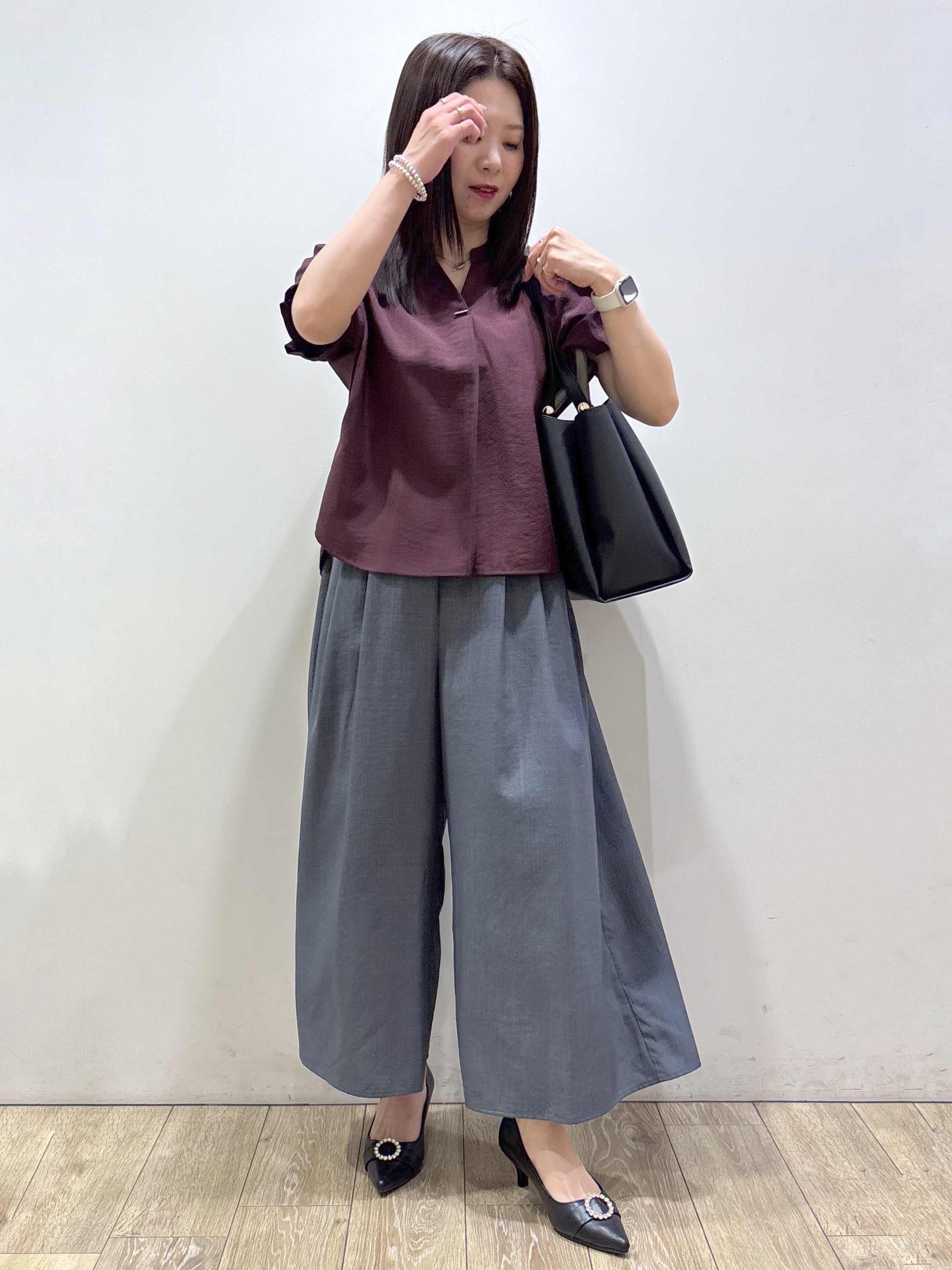 mameさんの「index｜【接触冷感／吸水速乾】タックスキッパーブラウス《防シワ／イージーアイロン／洗濯機OK／9col》」を使ったコーディネート