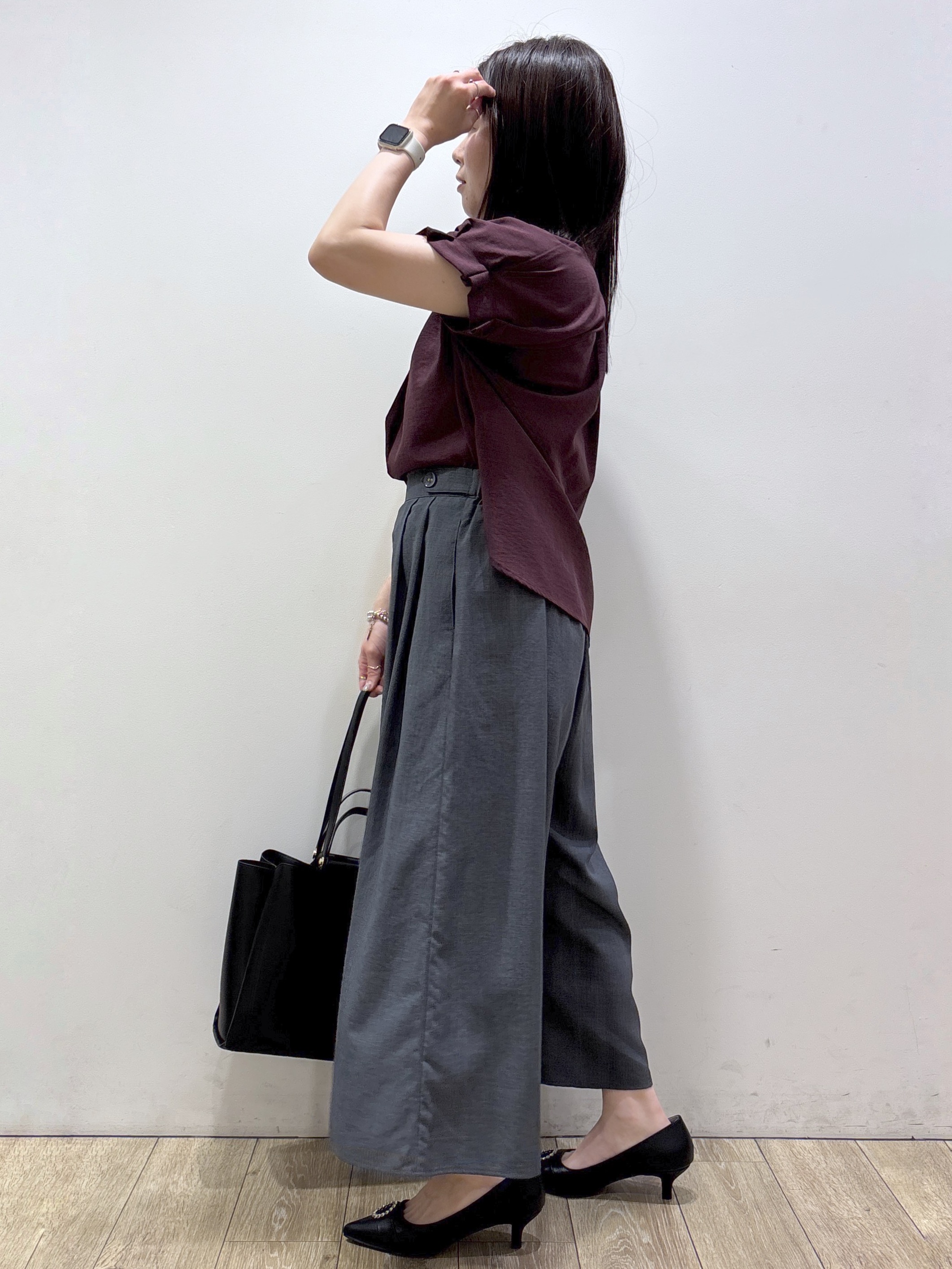 mameさんの「index｜【接触冷感／吸水速乾】タックスキッパーブラウス《防シワ／イージーアイロン／洗濯機OK／9col》」を使ったコーディネート
