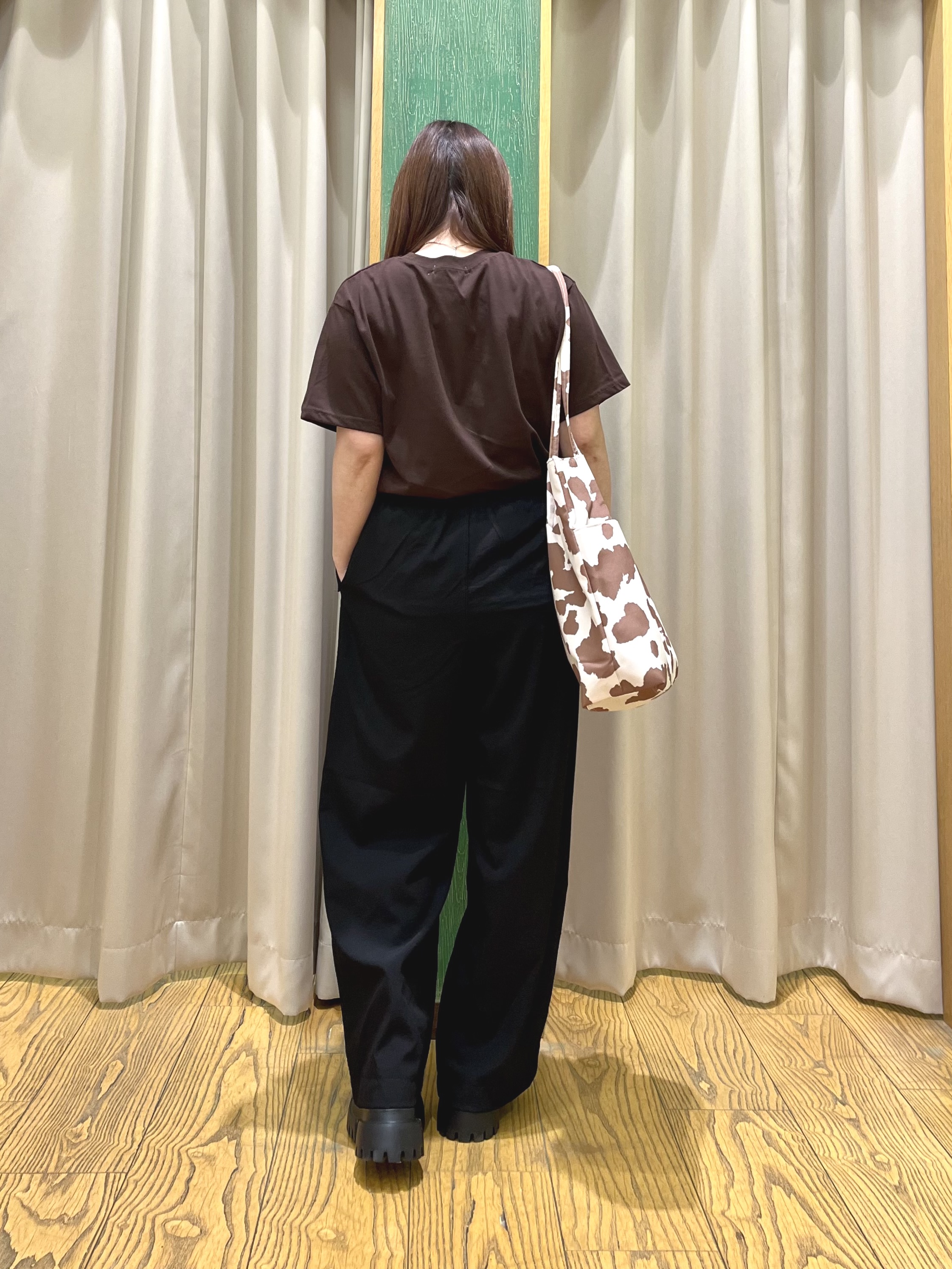 ゆっきーさんの「SHOO･LA･RUE｜【ひんやり/S-LL】選べる4柄　デイリー使いにぴったりな 大人の頼れるTシャツ」を使ったコーディネート