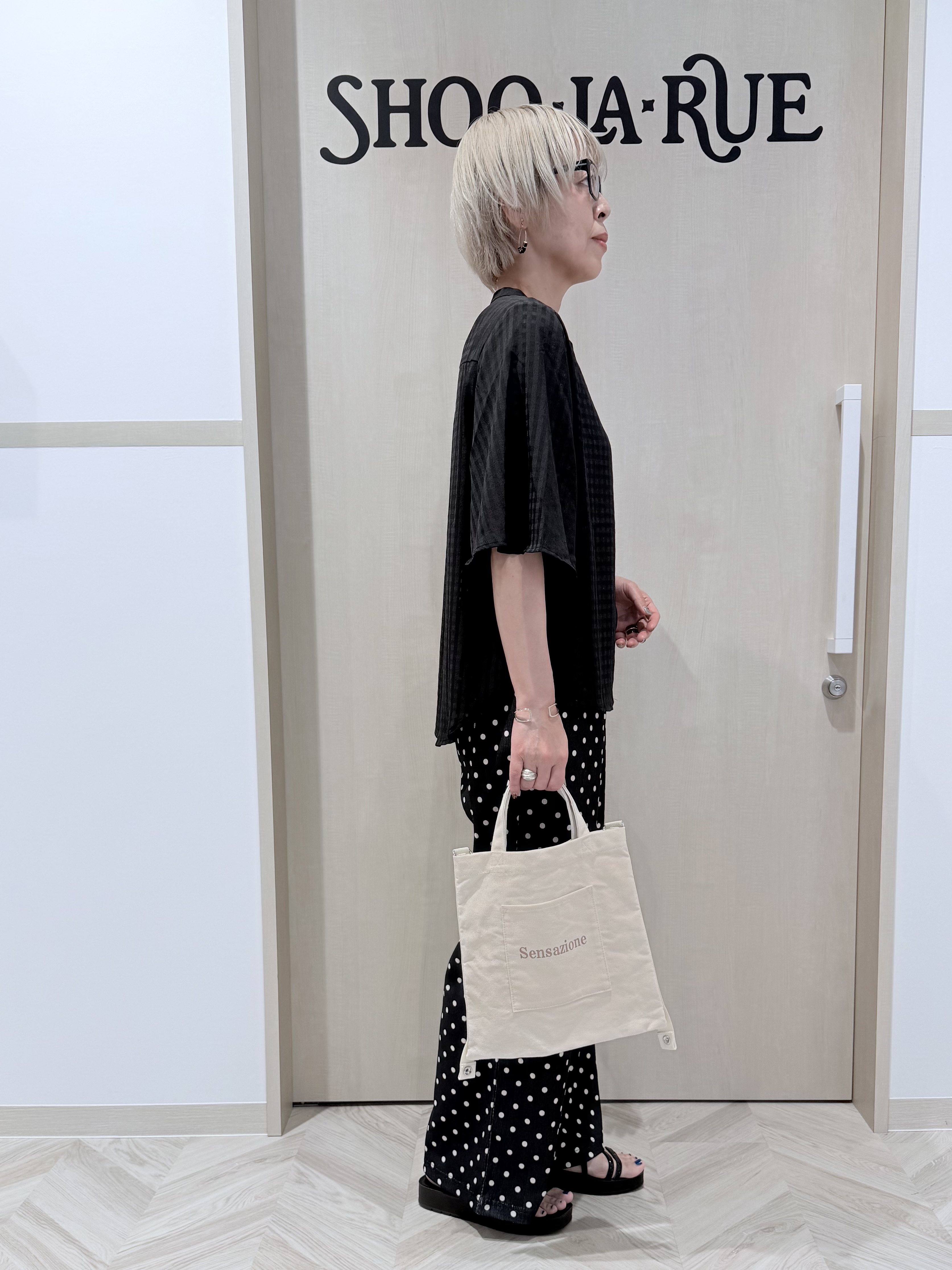 chieさんの「SHOO･LA･RUE｜【洗濯機可/S-LL】大人も甘すぎず着られる ギンガムシアーブラウス」を使ったコーディネート