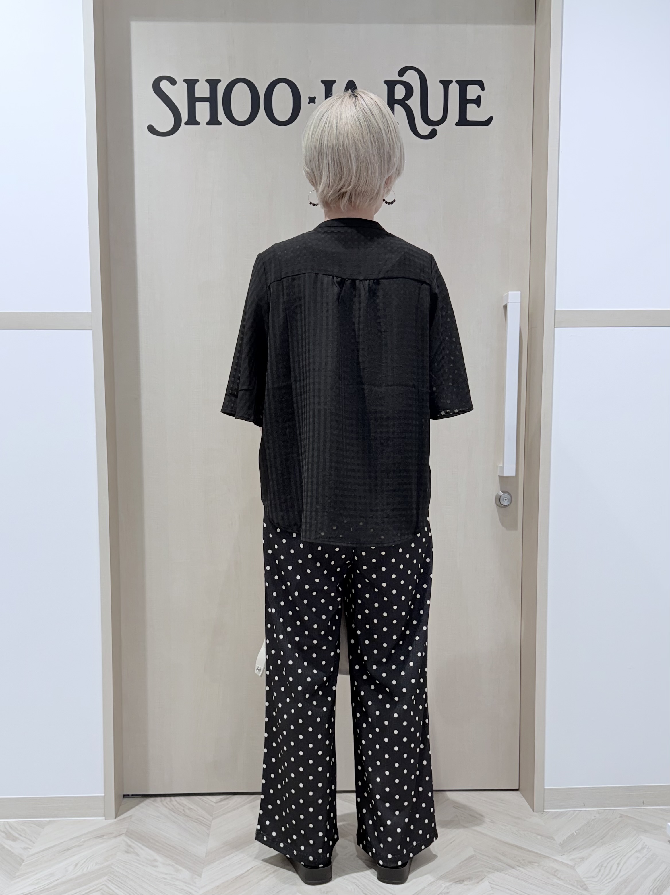 chieさんの「SHOO･LA･RUE｜【洗濯機可/S-LL】大人も甘すぎず着られる ギンガムシアーブラウス」を使ったコーディネート