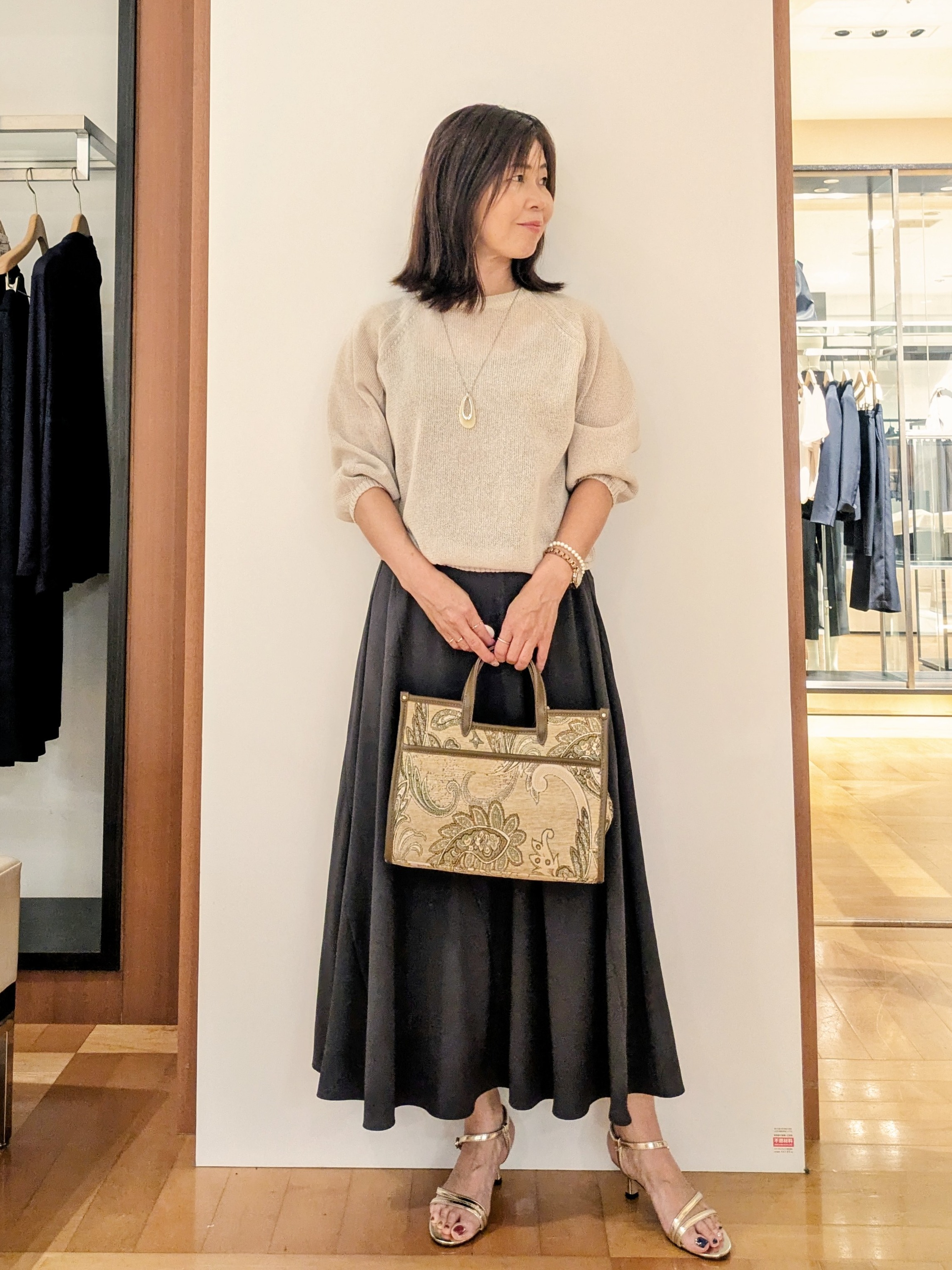 laverさんの「UNTITLED｜【洗える/ゆったり】クルーネックドライニット」を使ったコーディネート