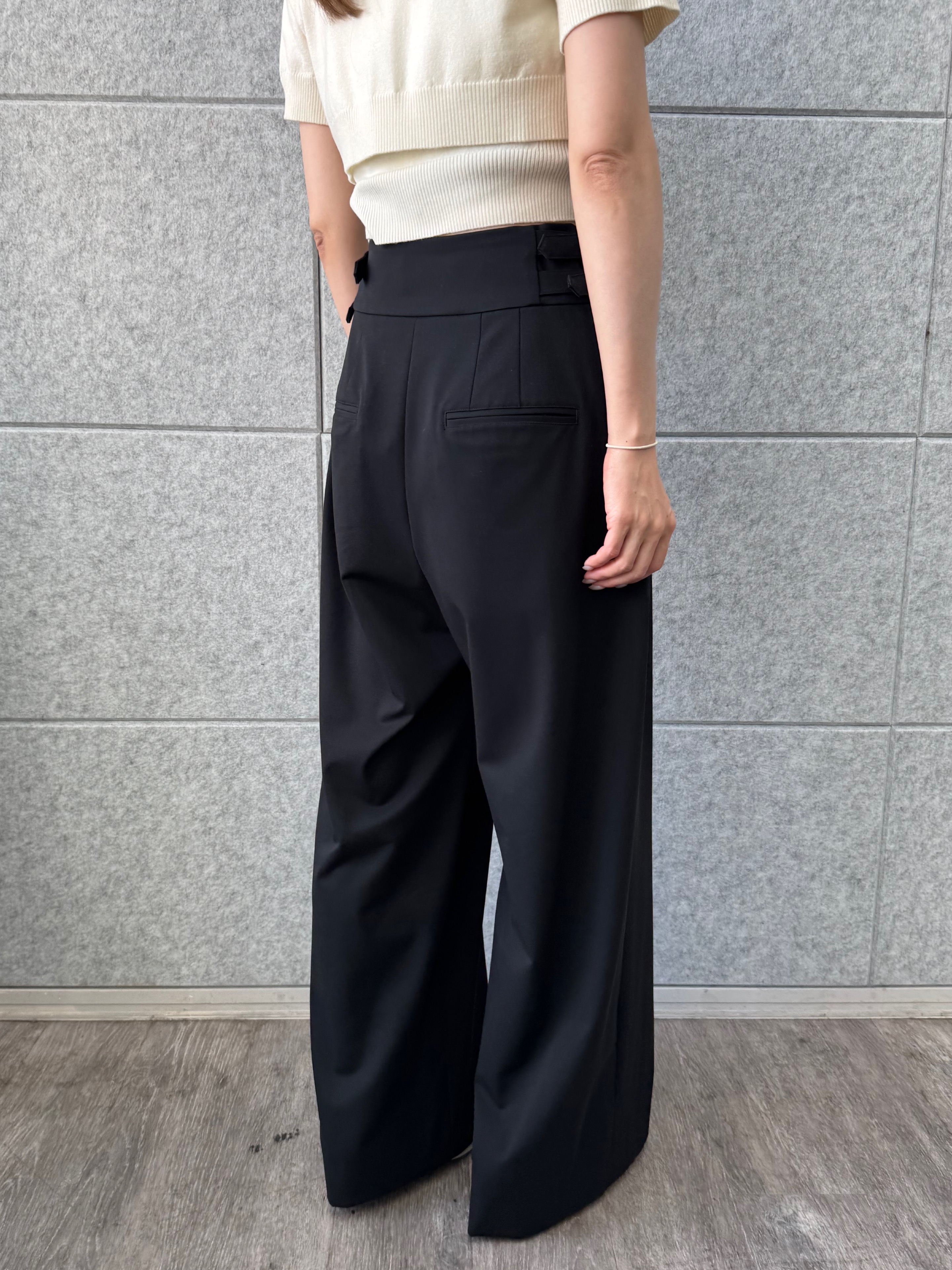 designer yukaさんの「CODE A｜bound edge pants」を使ったコーディネート