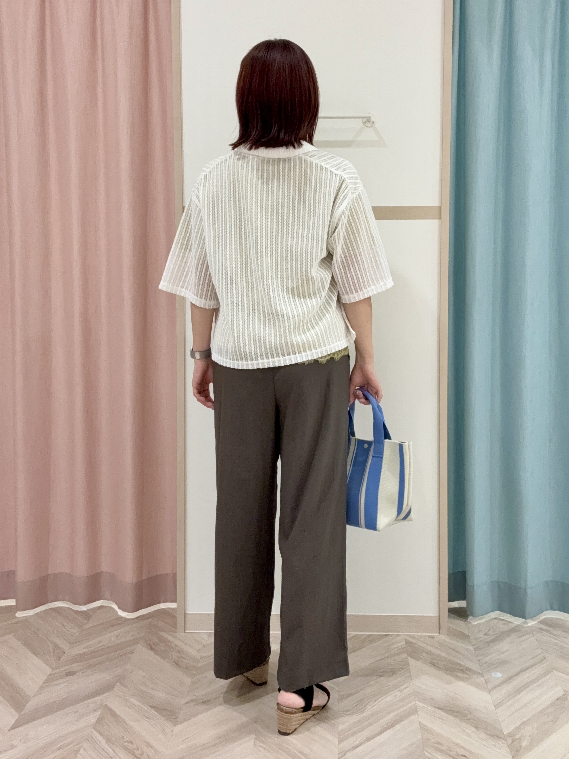 kさんの「SHOO･LA･RUE｜【洗濯機可/S-LL】軽やかで涼しげな 透かしレース風前開きシャツ」を使ったコーディネート