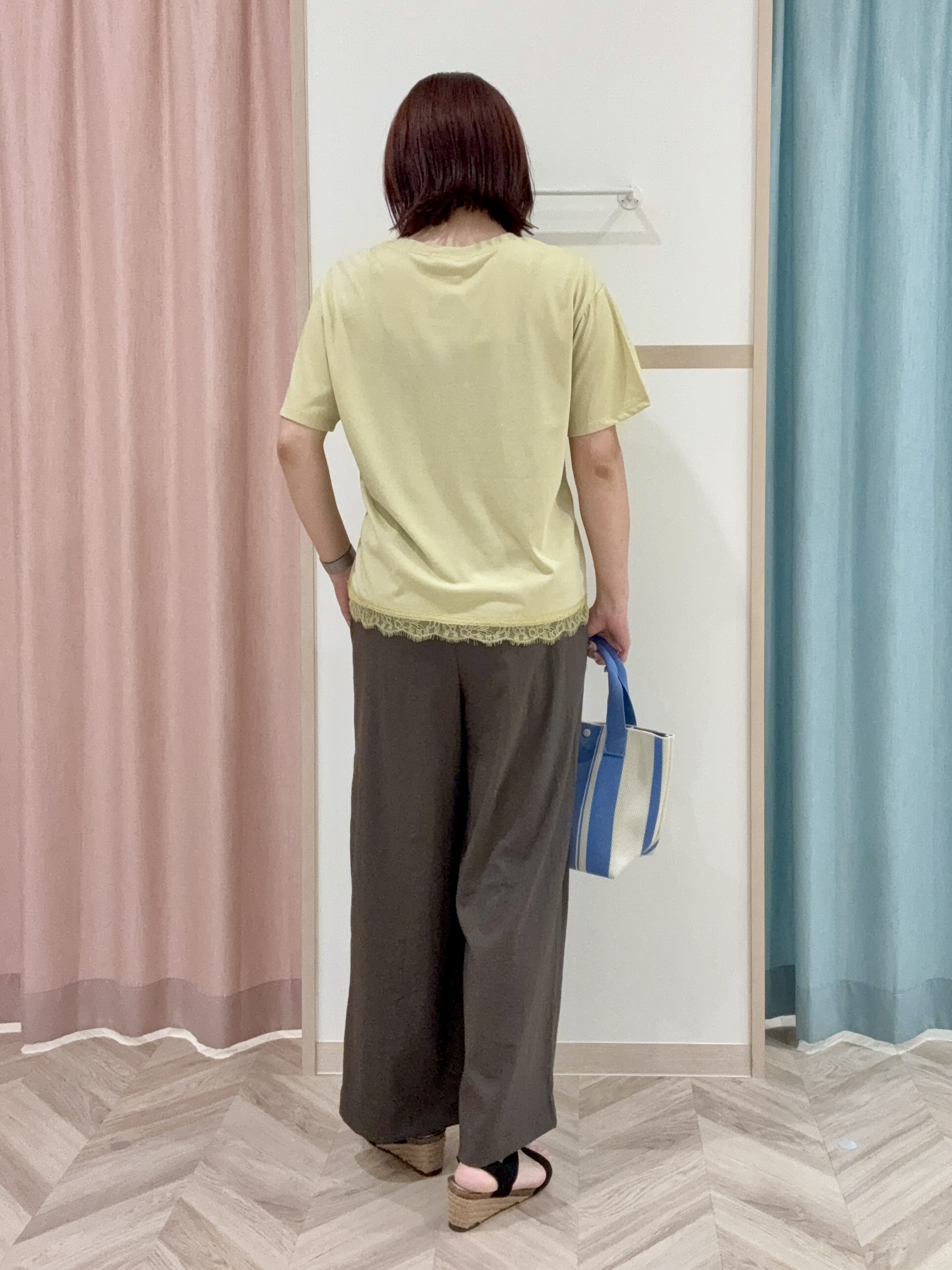 kさんの「SHOO･LA･RUE｜【洗濯機可/S-LL】軽やかで涼しげな 透かしレース風前開きシャツ」を使ったコーディネート