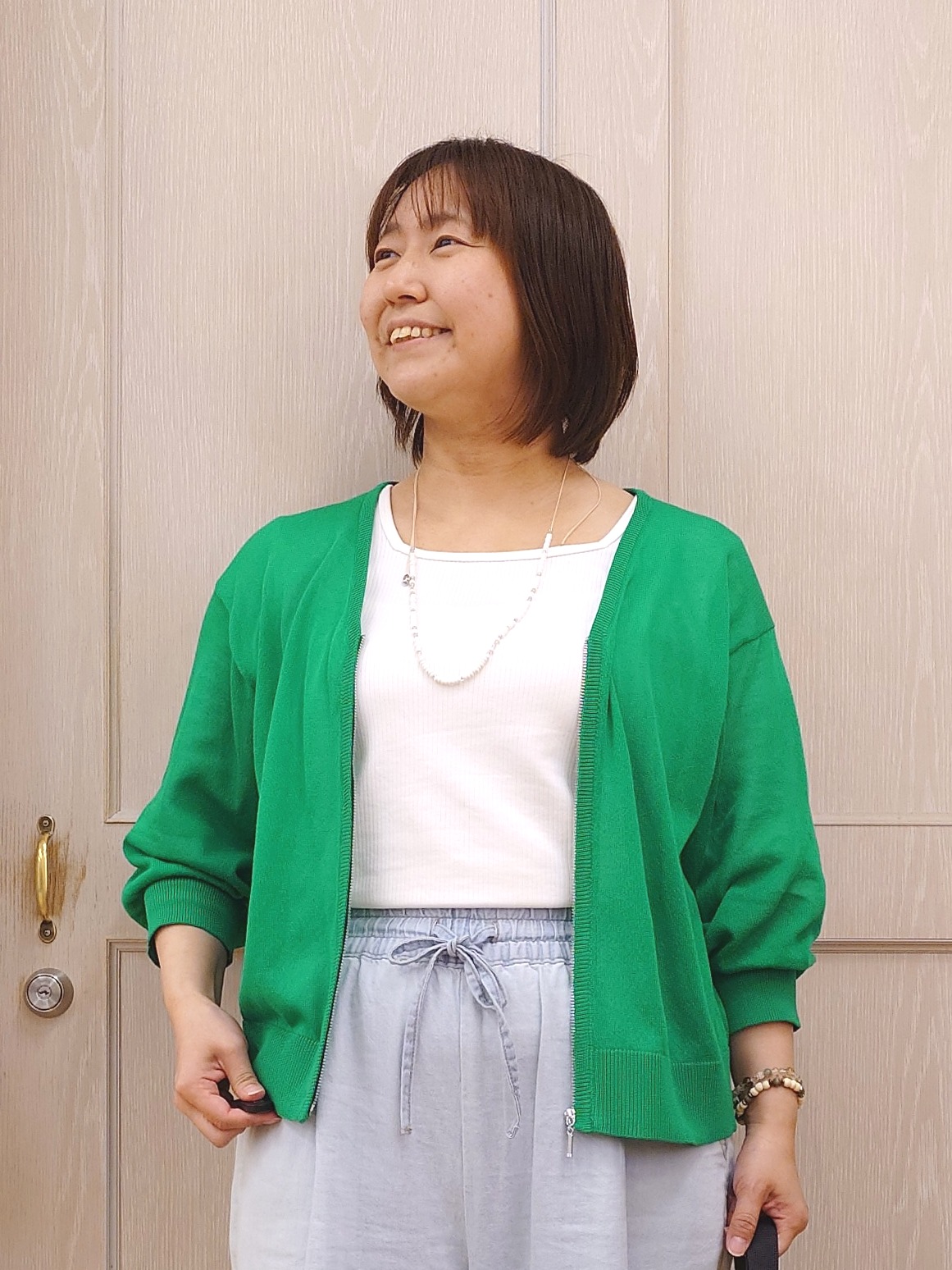とろろさんの「SHOO･LA･RUE｜【ひんやり/洗濯機可/S-LL】程よいVネックですっきり魅せる ジップアップ 7分袖シアーカーディガ」を使ったコーディネート