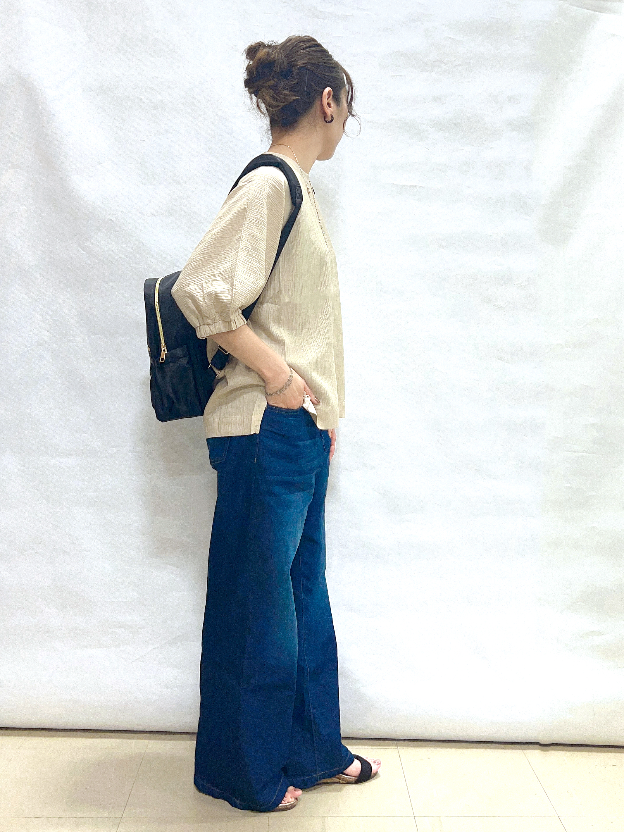 まっつんさんの「SHOO･LA･RUE｜【インせず着られる/洗濯後しわになりにくい】しぼしぼドルマンブラウス」を使ったコーディネート