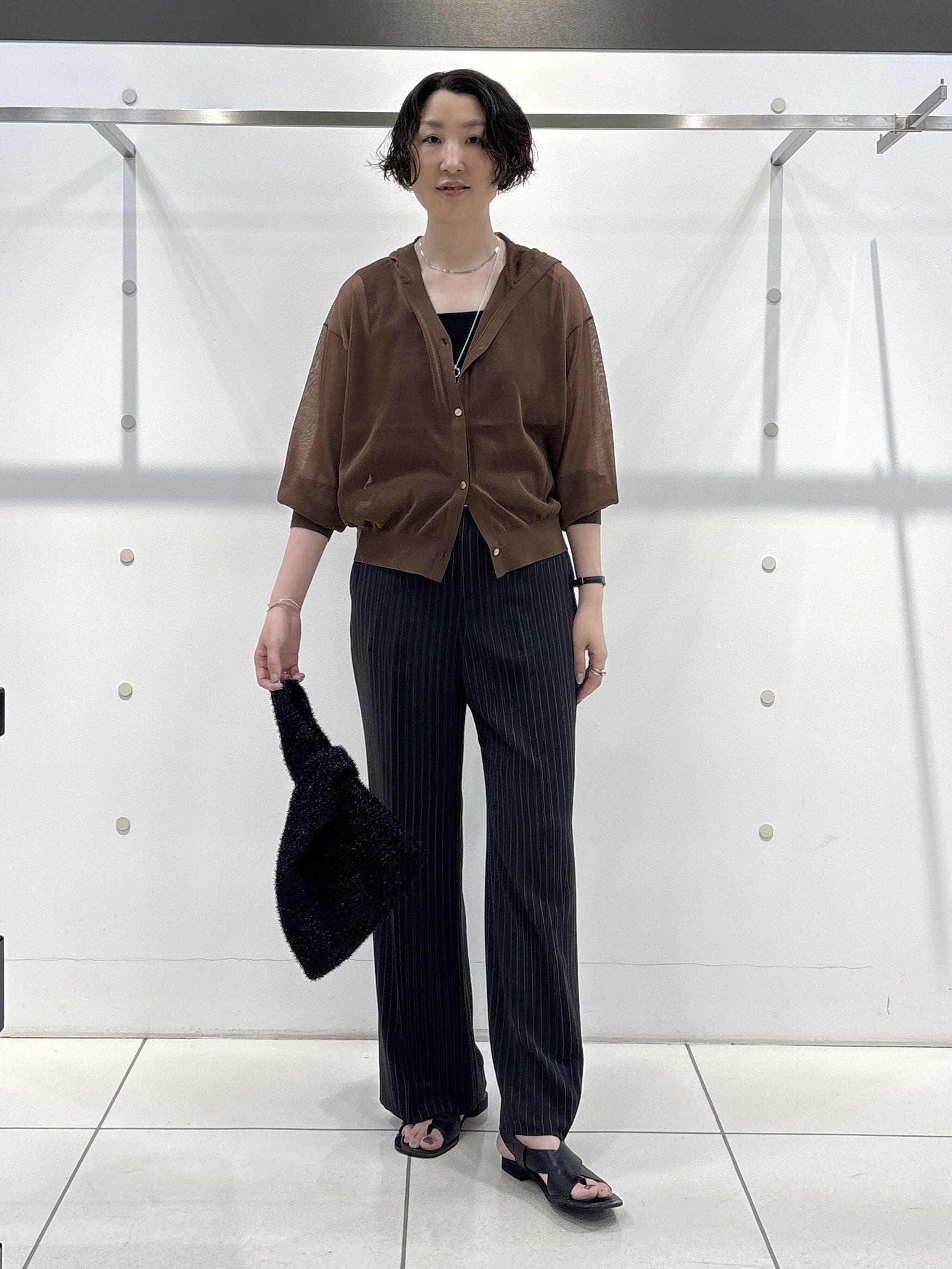 yuriさんの「INDIVI｜【新作登場！着る日傘】 ワイドストレートパンツ」を使ったコーディネート