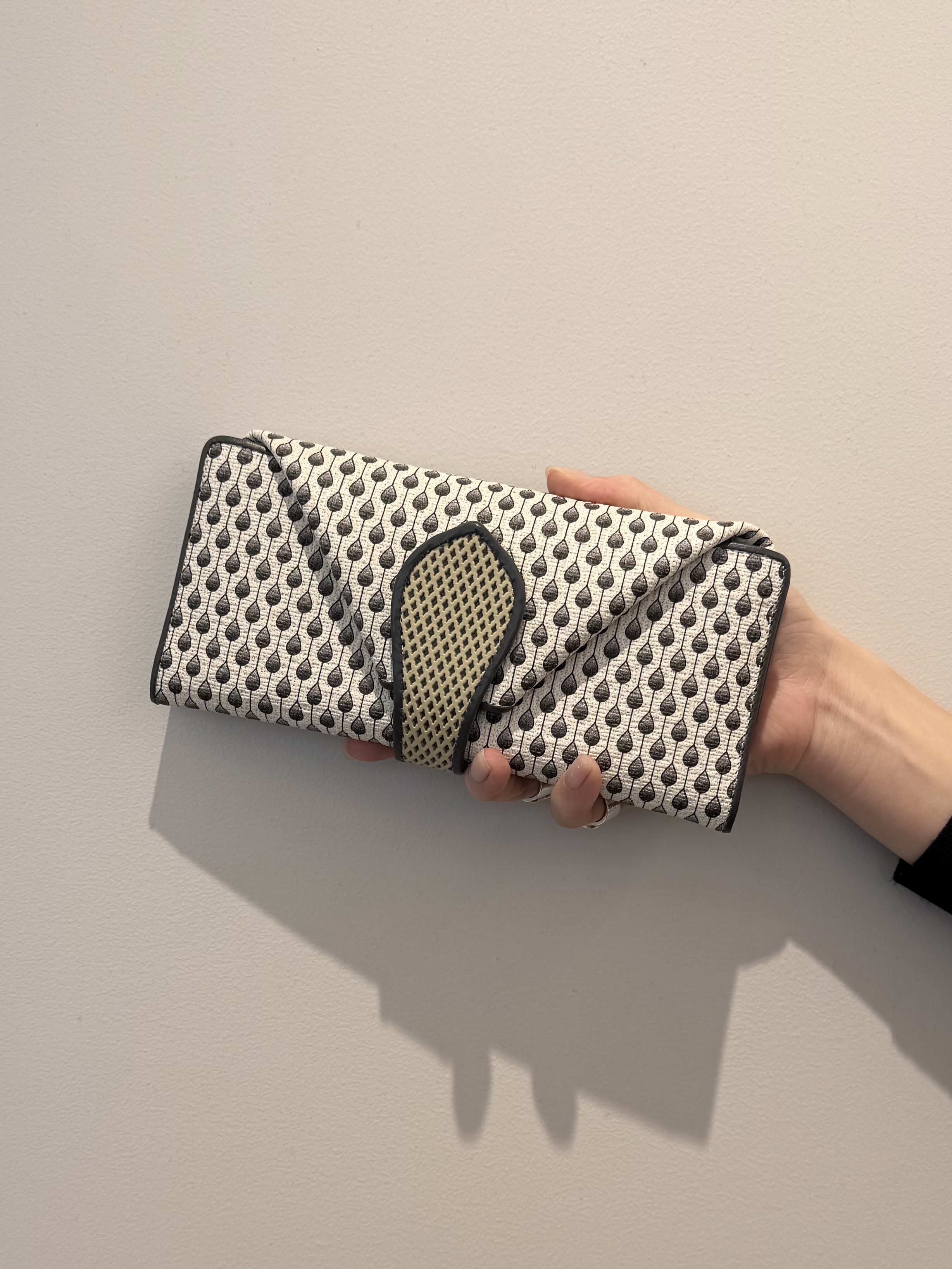 Kさんの「HIROKO HAYASHI｜STILLA（スティラ）長財布」を使ったコーディネート