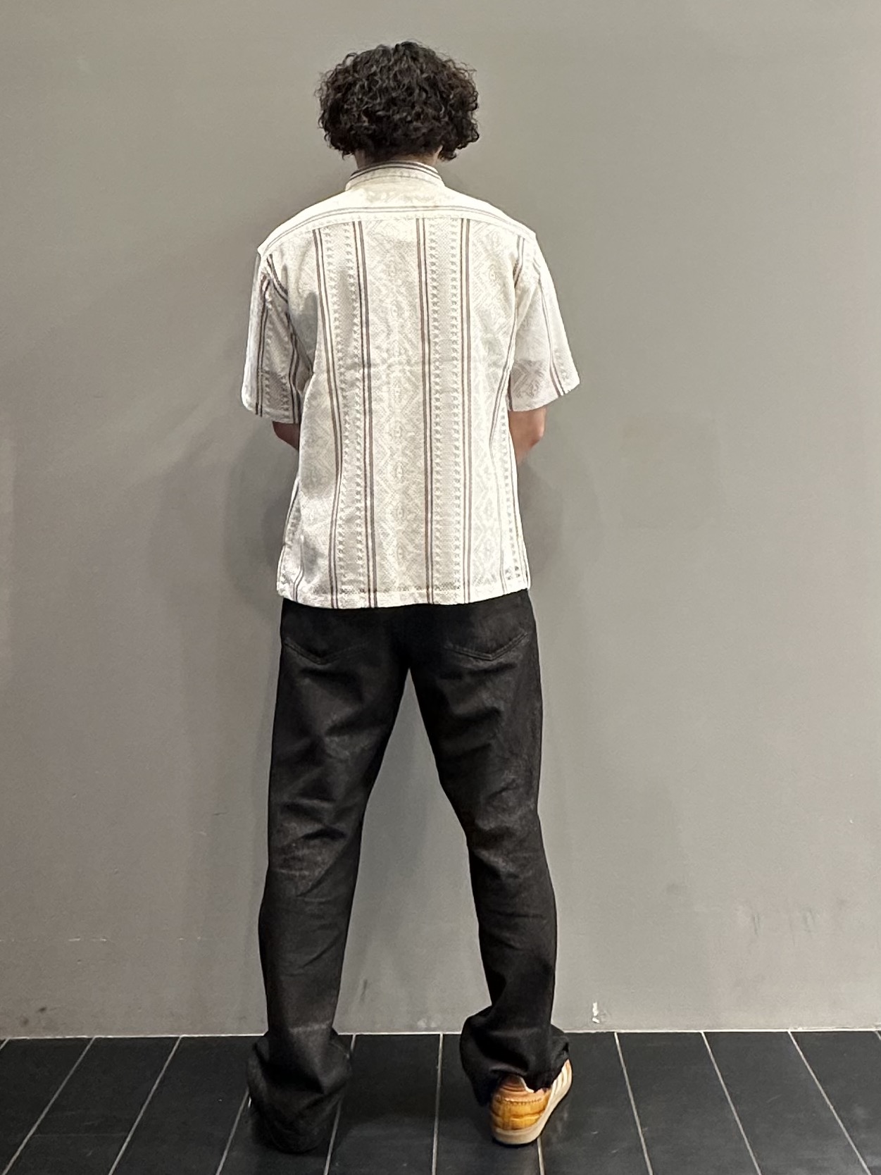 SHUさんの「THE SHOP TK｜【2点セット】クラフトレース 半袖シャツ＋半袖Tシャツ」を使ったコーディネート