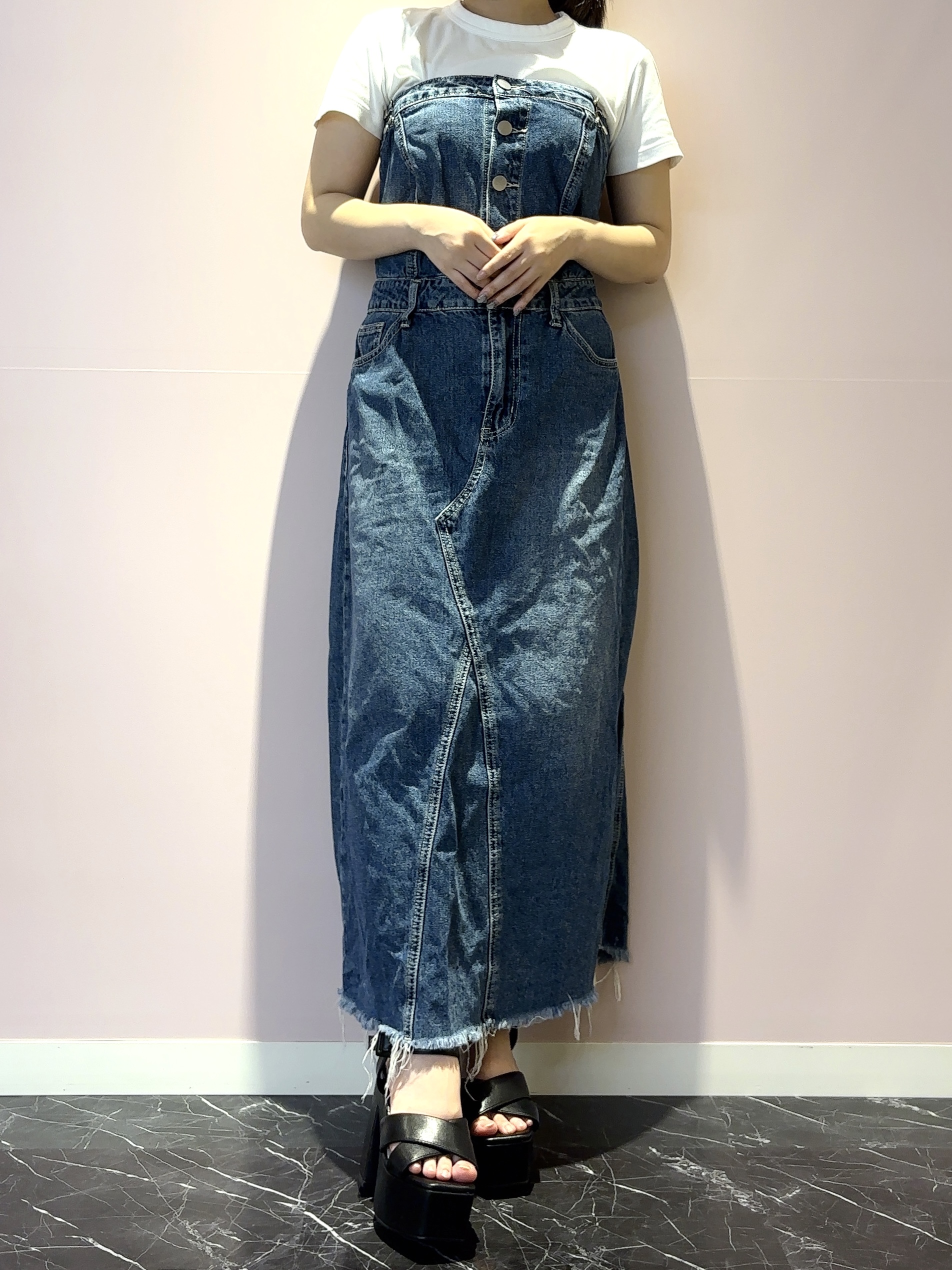 まっきーさんの「ESPERANZA｜ラク盛り厚底サンダルⅢ」を使ったコーディネート
