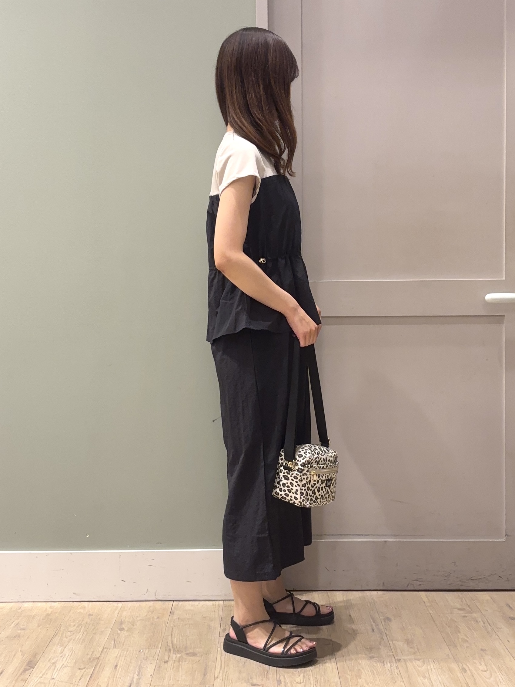 しばみさんの「grove｜【低身長さんも選べる着丈・洗濯機◎】1枚で旬顔！Tシャツドッキングドロストワンピース」を使ったコーディネート
