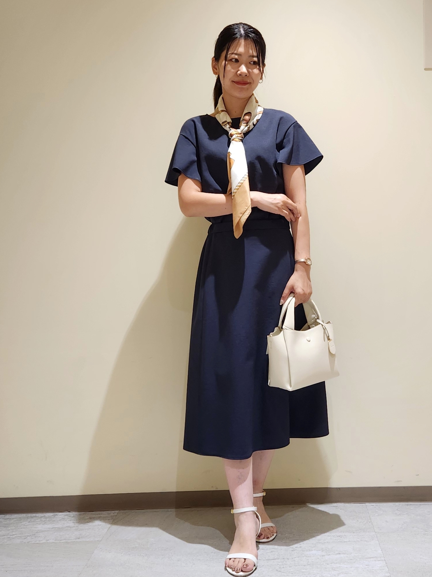 yukaさんの「COUP DE CHANCE｜【手洗い可／日本製】リネンライク フリル袖ブラウス」を使ったコーディネート