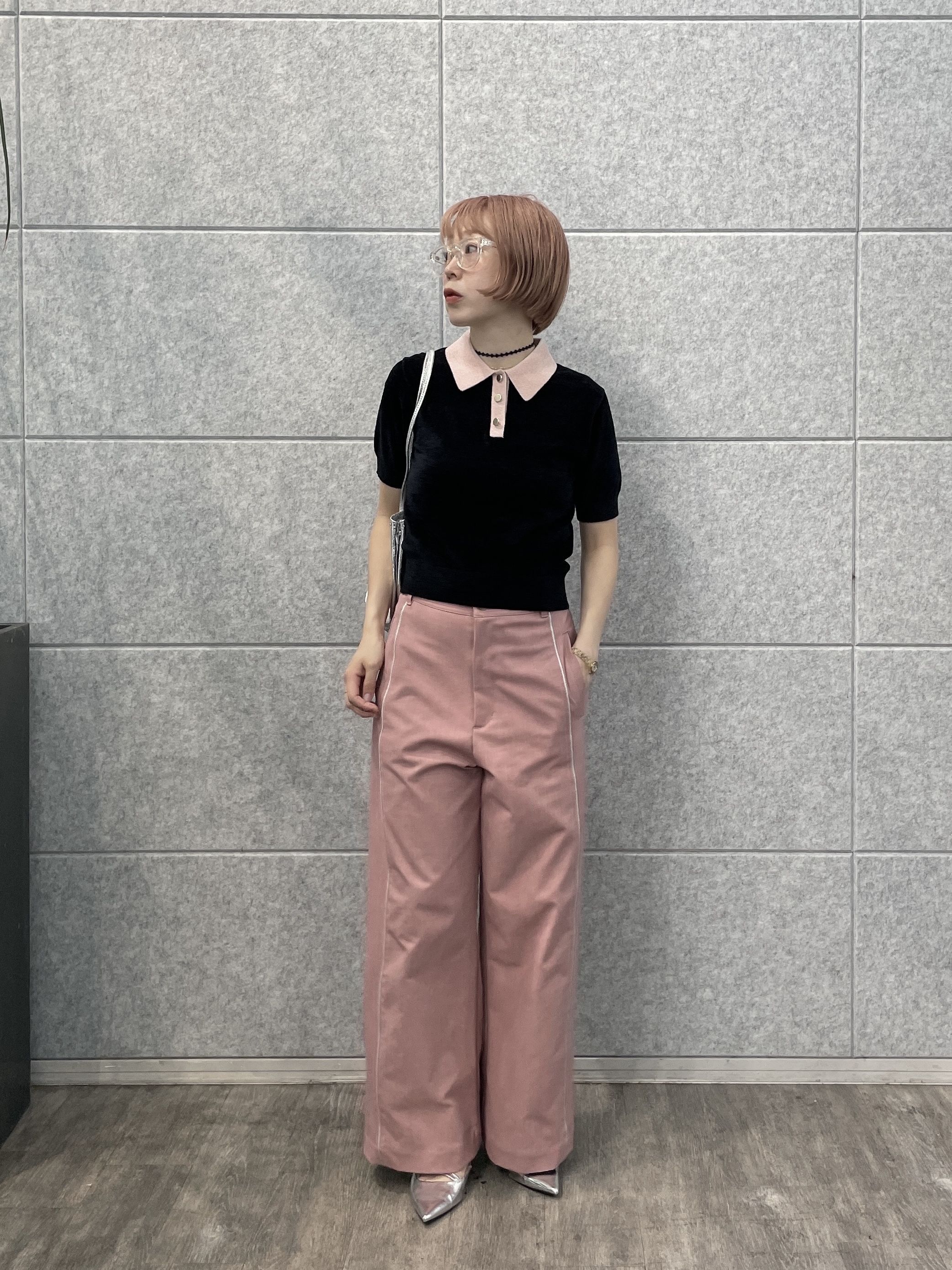 mikuさんの「INDIVI｜【MILLELA FIRENZE】スタッズ付き巾着レザーバッグ」を使ったコーディネート