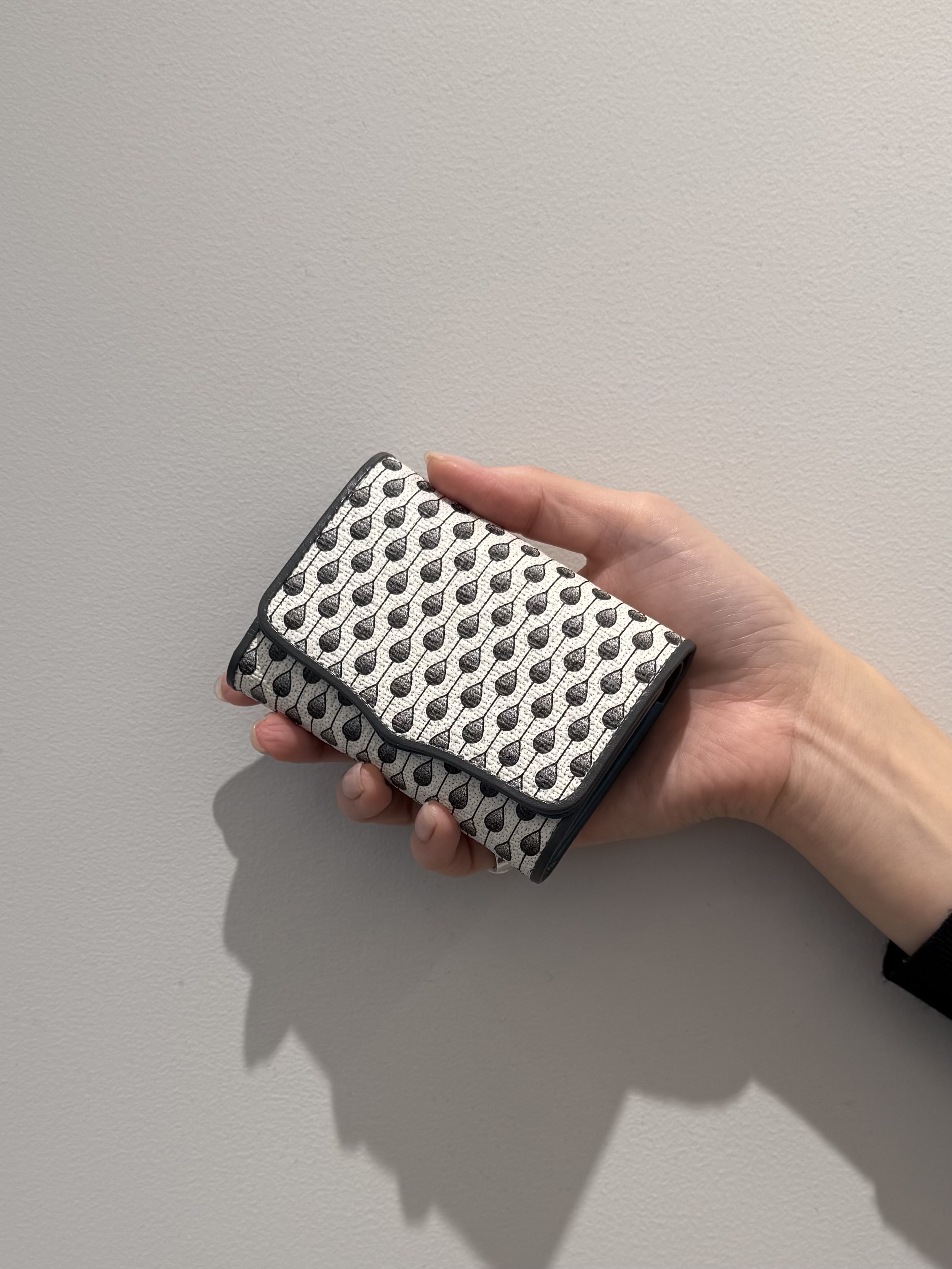 Kさんの「HIROKO HAYASHI｜STILLA（スティラ）三つ折り財布」を使ったコーディネート