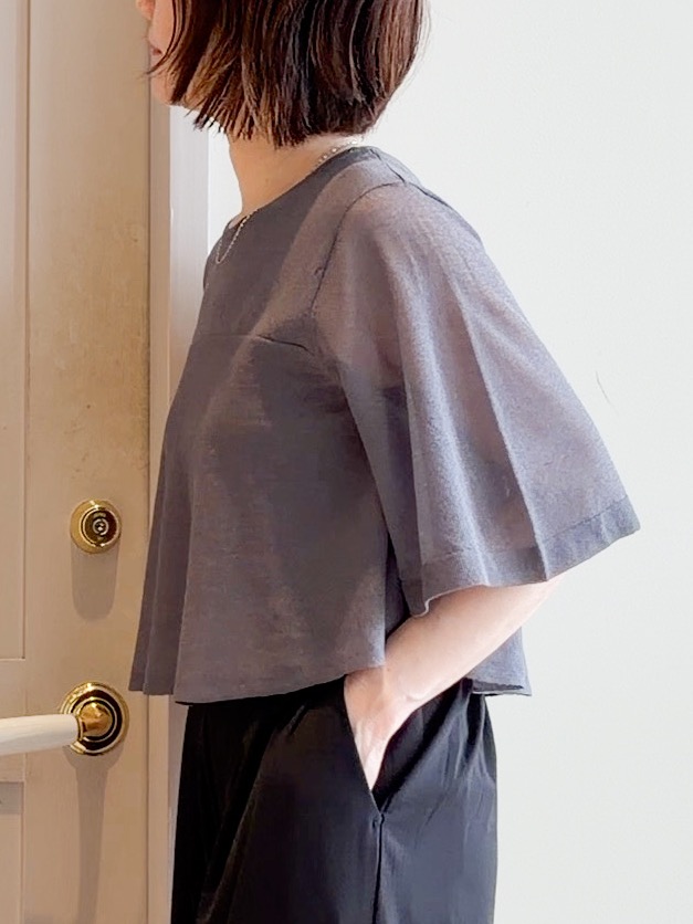 yamakoさんの「grove｜【涼しく二の腕カバー】フロントシアーフレアニット」を使ったコーディネート