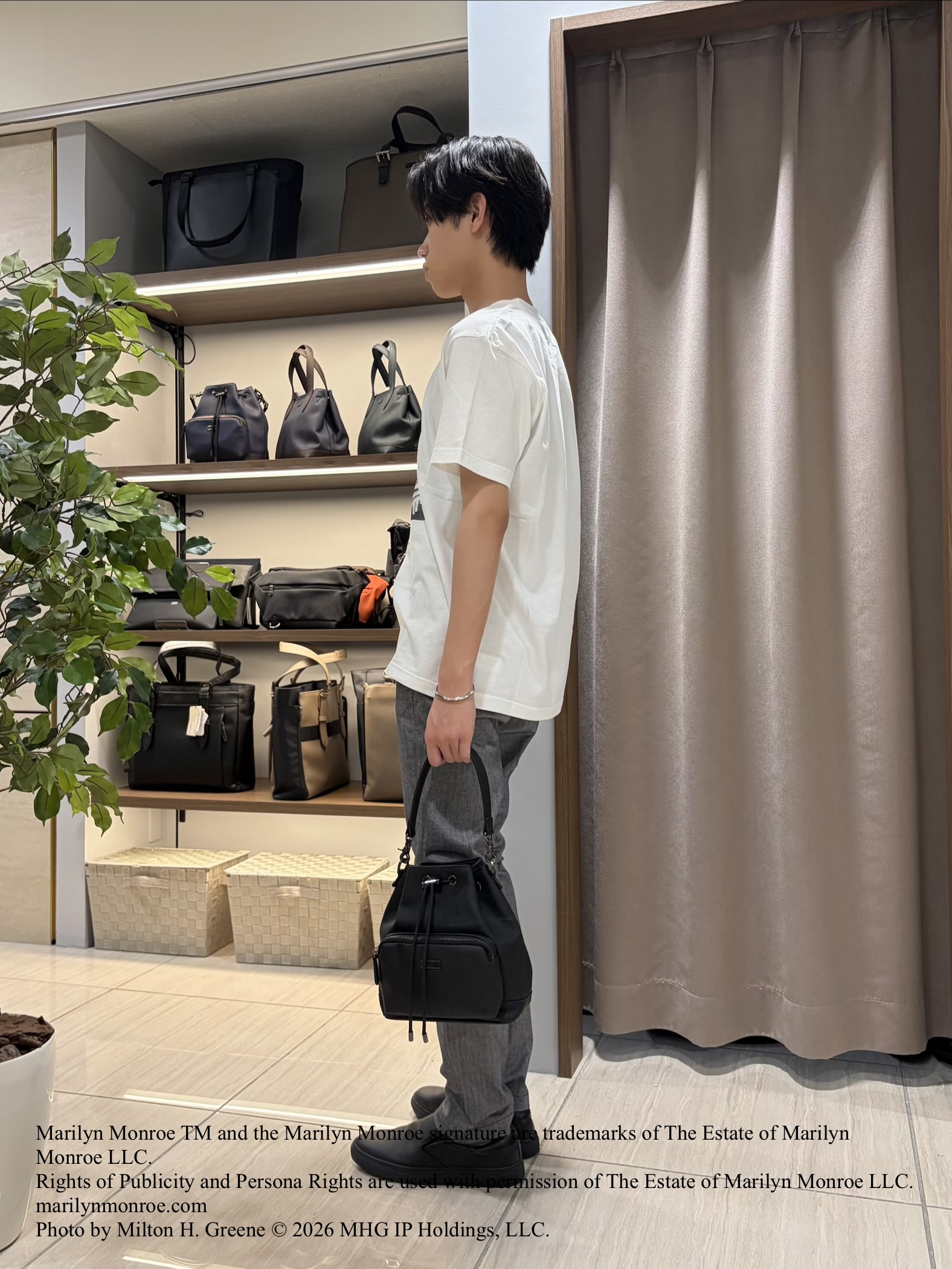 hiroさんの「TAKEO KIKUCHI｜【銘品】播州織り ヘリンボン ストレートパンツ」を使ったコーディネート