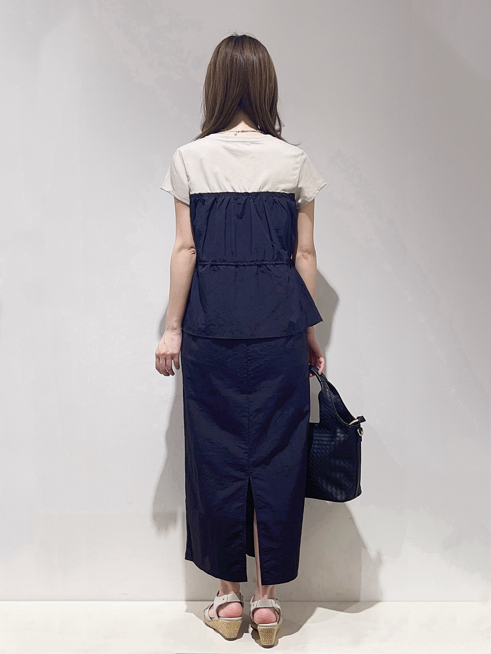HITOMIさんの「grove｜【低身長さんも選べる着丈・洗濯機◎】1枚で旬顔！Tシャツドッキングドロストワンピース」を使ったコーディネート