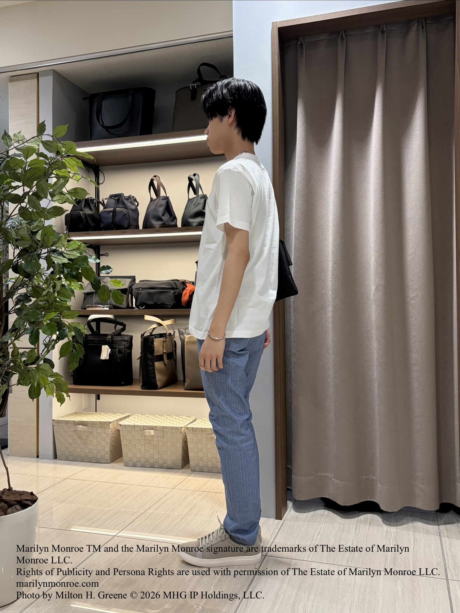 hiroさんの「TAKEO KIKUCHI｜【銘品】播州織り ヘリンボン ストレートパンツ」を使ったコーディネート