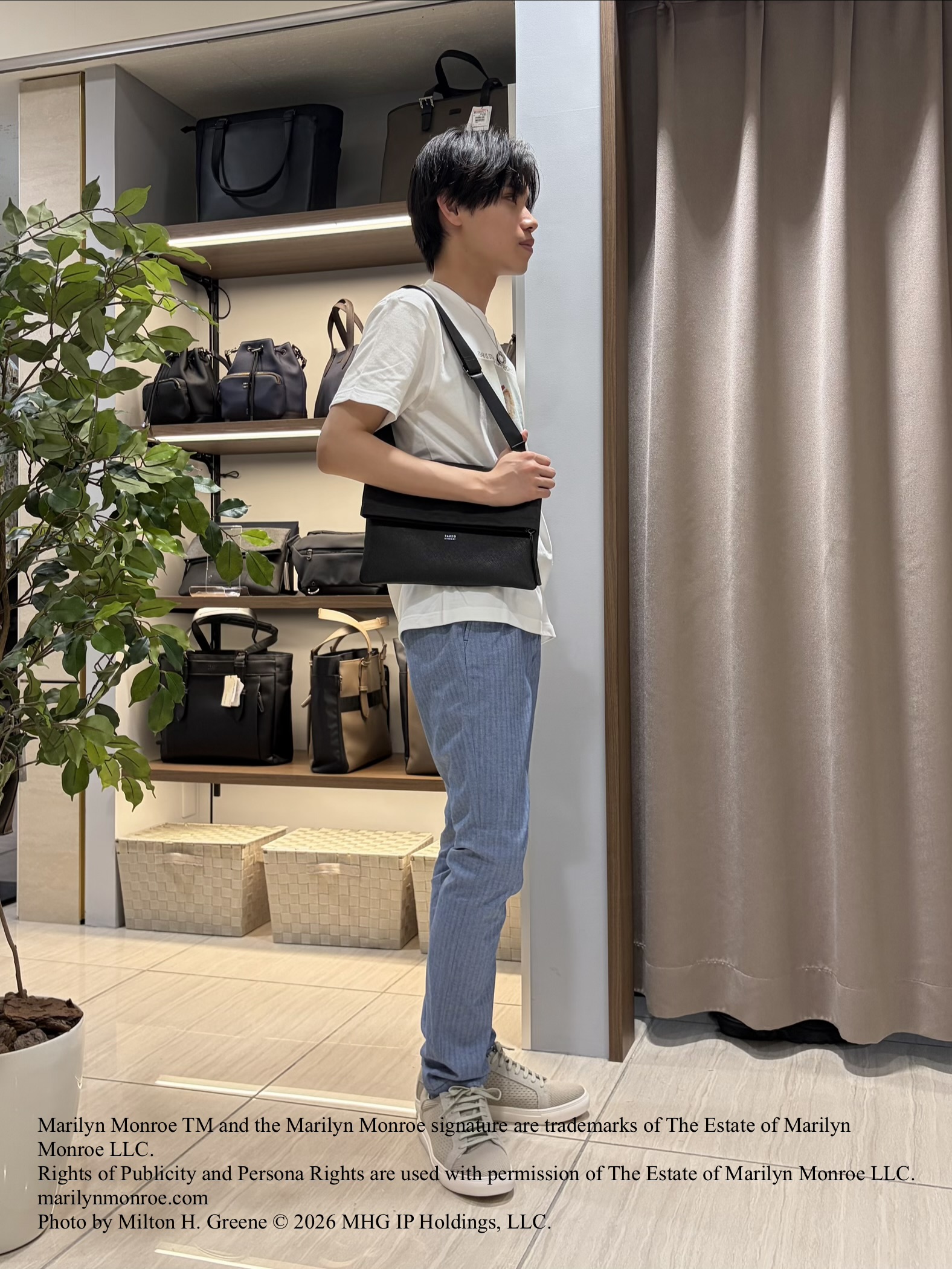 hiroさんの「TAKEO KIKUCHI｜【銘品】播州織り ヘリンボン ストレートパンツ」を使ったコーディネート