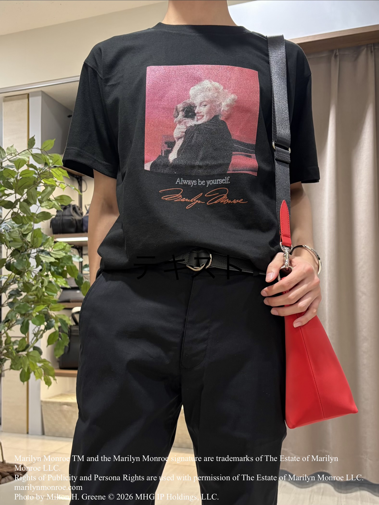 hiroさんの「TAKEO KIKUCHI｜【別注】マリリン・モンロー/フォトTシャツ」を使ったコーディネート