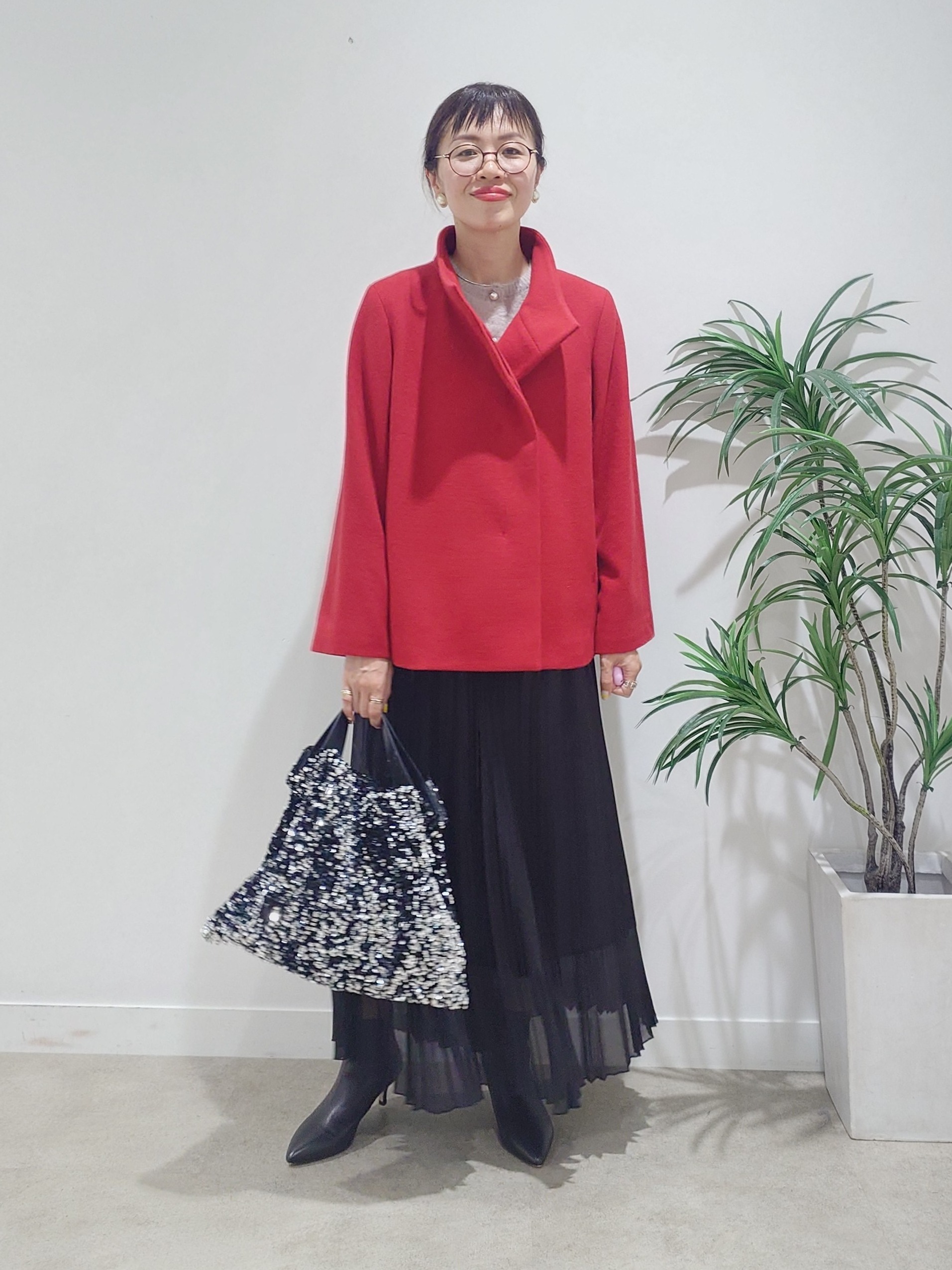 MUTSUKOさんの「UNTITLED｜スパンコールフラットトート」を使ったコーディネート