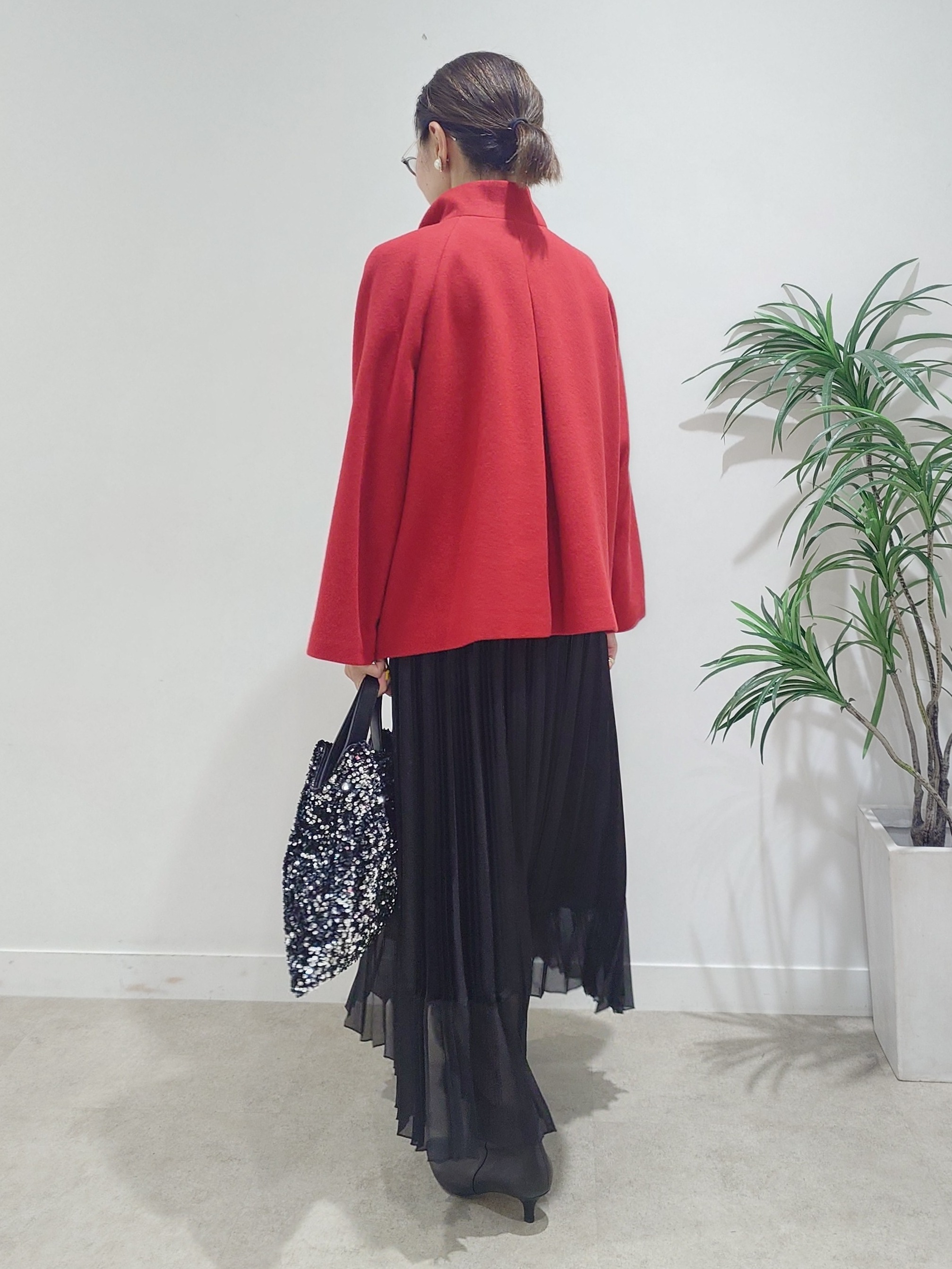MUTSUKOさんの「UNTITLED｜スパンコールフラットトート」を使ったコーディネート
