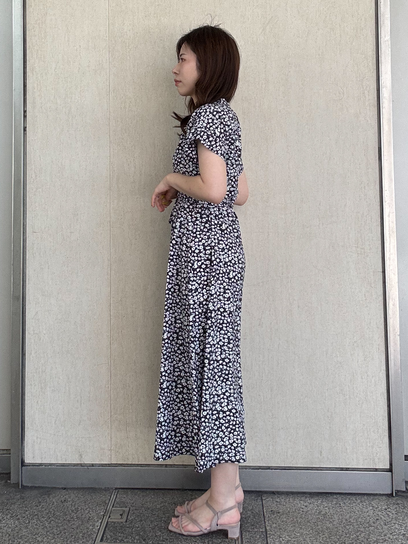 えみさんの「OPAQUE.CLIP｜小花柄スキッパーワンピース【洗濯機OK】」を使ったコーディネート
