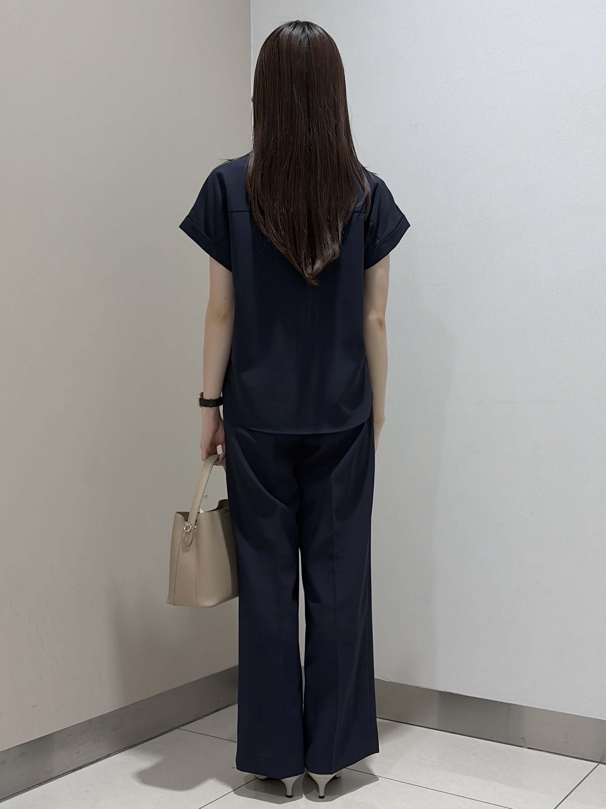 岡田美詩さんの「UNTITLED｜【セットアップ可/通気性/UVカット】エアリークールブラウス」を使ったコーディネート