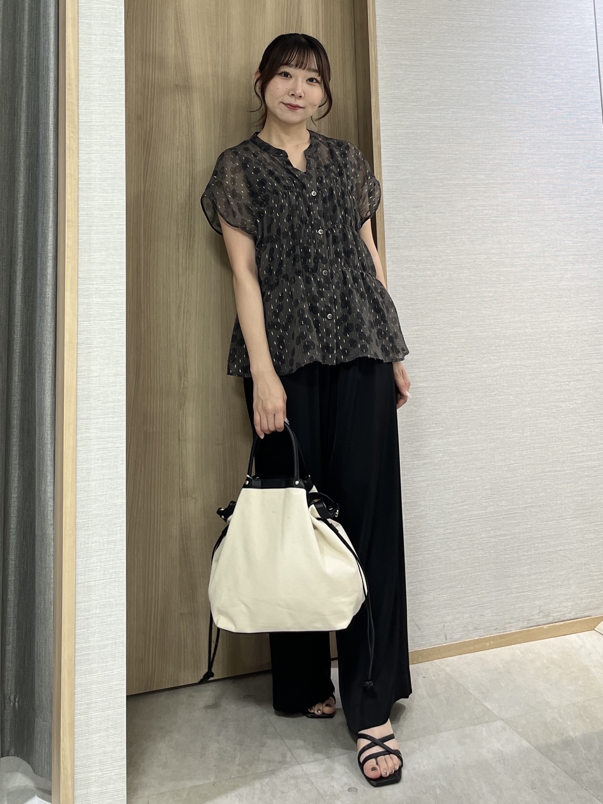 KAHOさんの「UNTITLED｜ヴィンテージドットブラウス」を使ったコーディネート