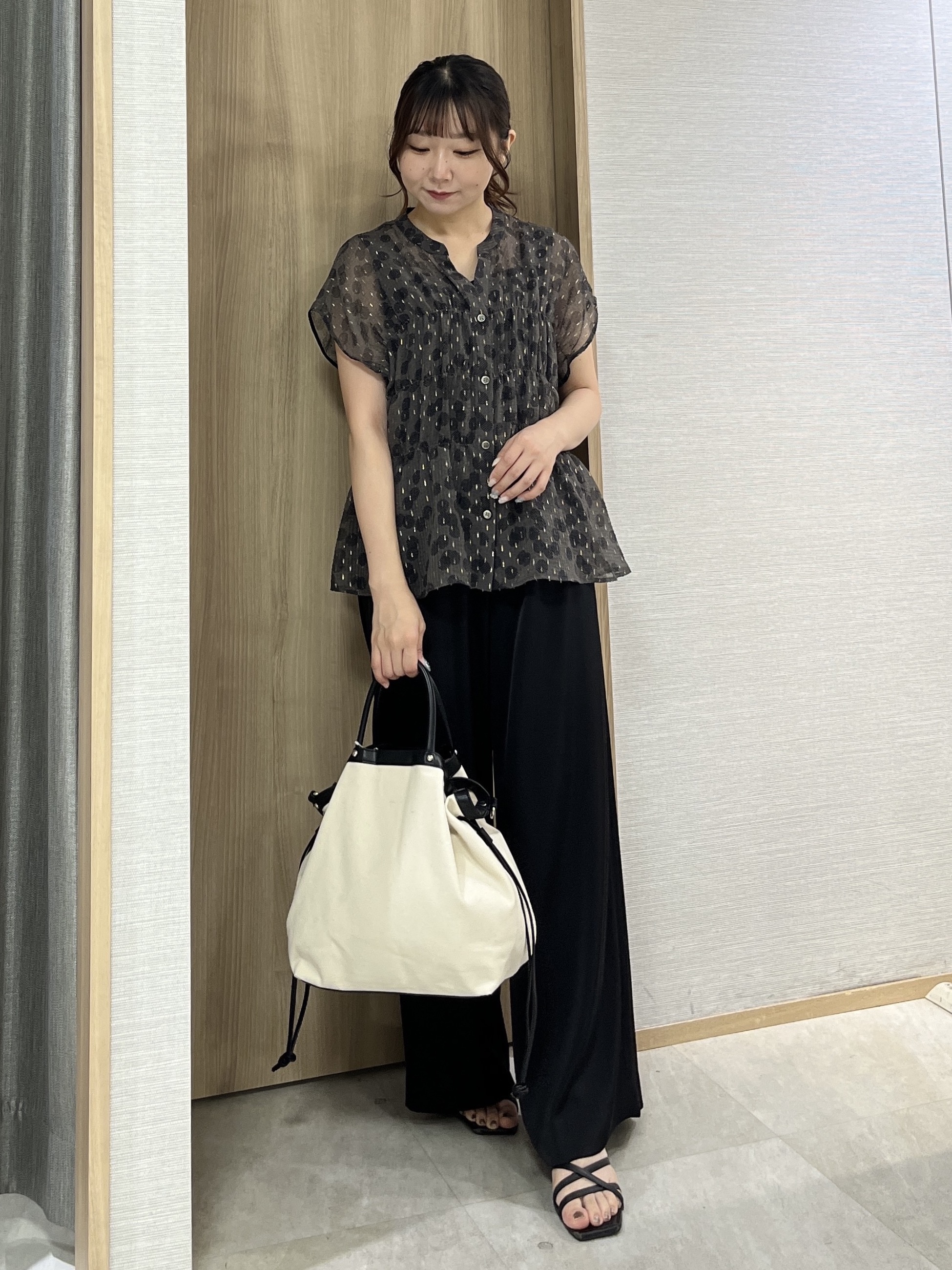 KAHOさんの「UNTITLED｜ヴィンテージドットブラウス」を使ったコーディネート