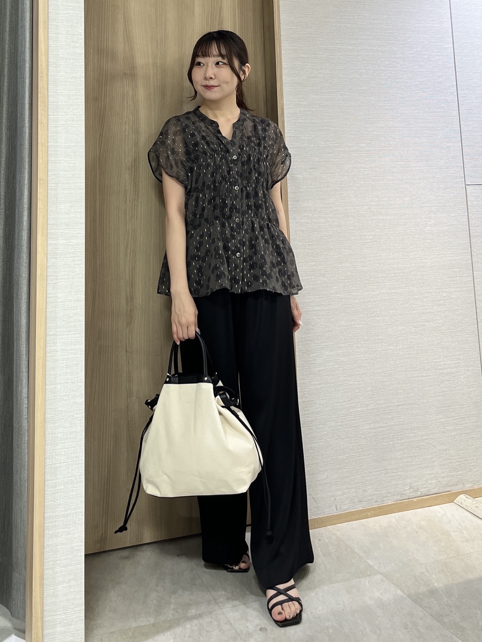 KAHOさんの「UNTITLED｜ヴィンテージドットブラウス」を使ったコーディネート