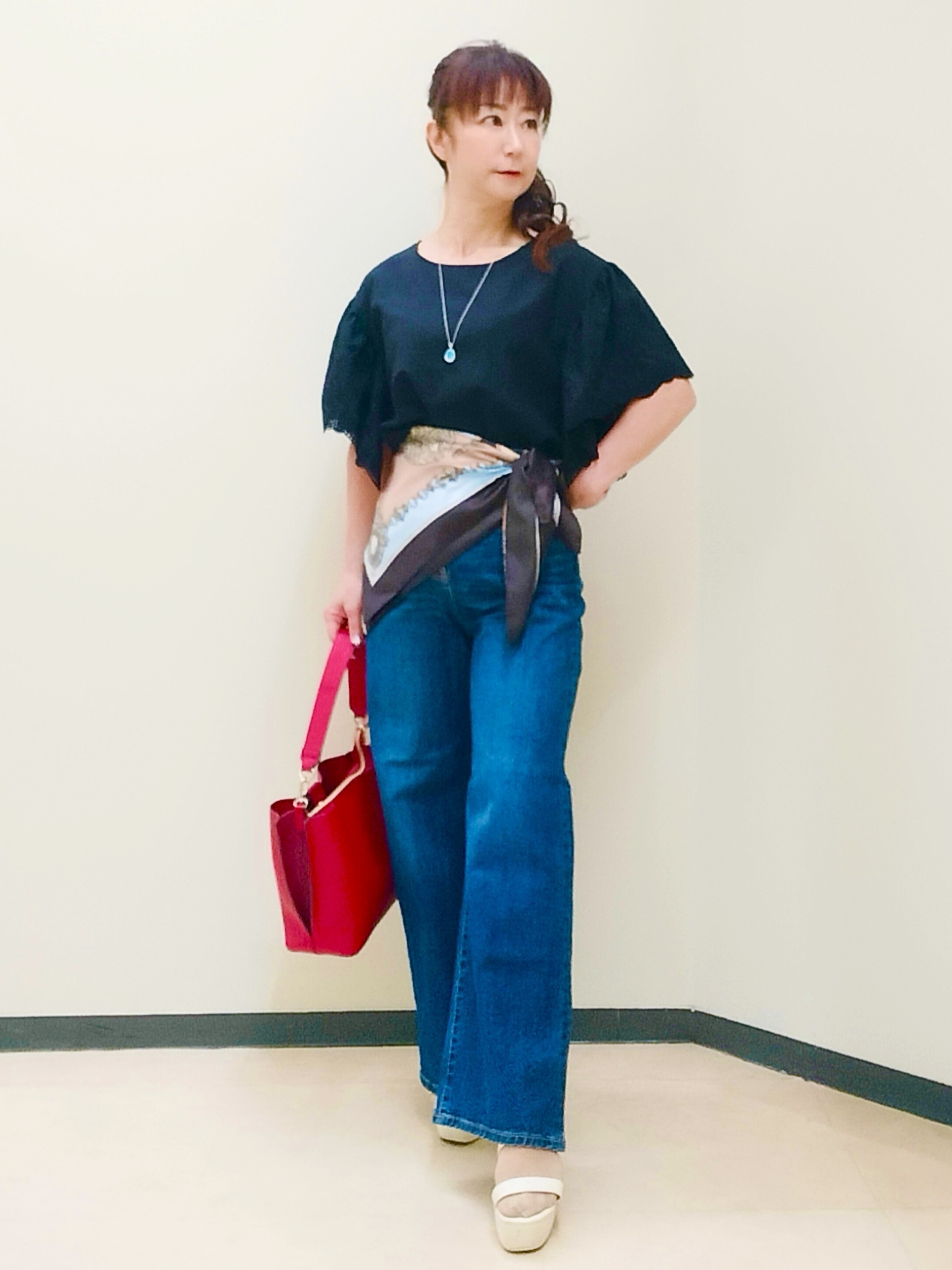 花さんの「Reflect｜【通勤◎】スカラップレーススリーブ ブラウス」を使ったコーディネート