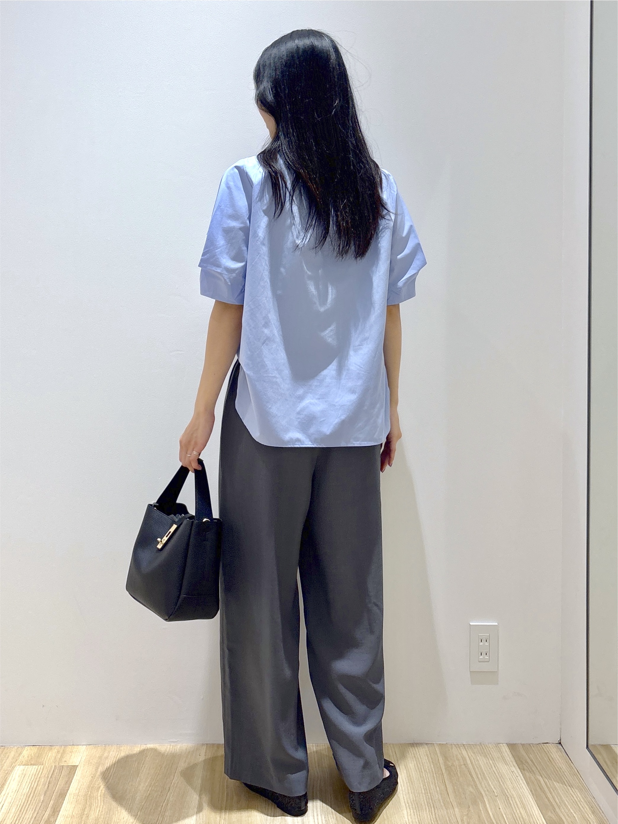sachikoさんの「OPAQUE.CLIP｜タックスリーブ スキッパーブラウス【洗濯機OK】」を使ったコーディネート