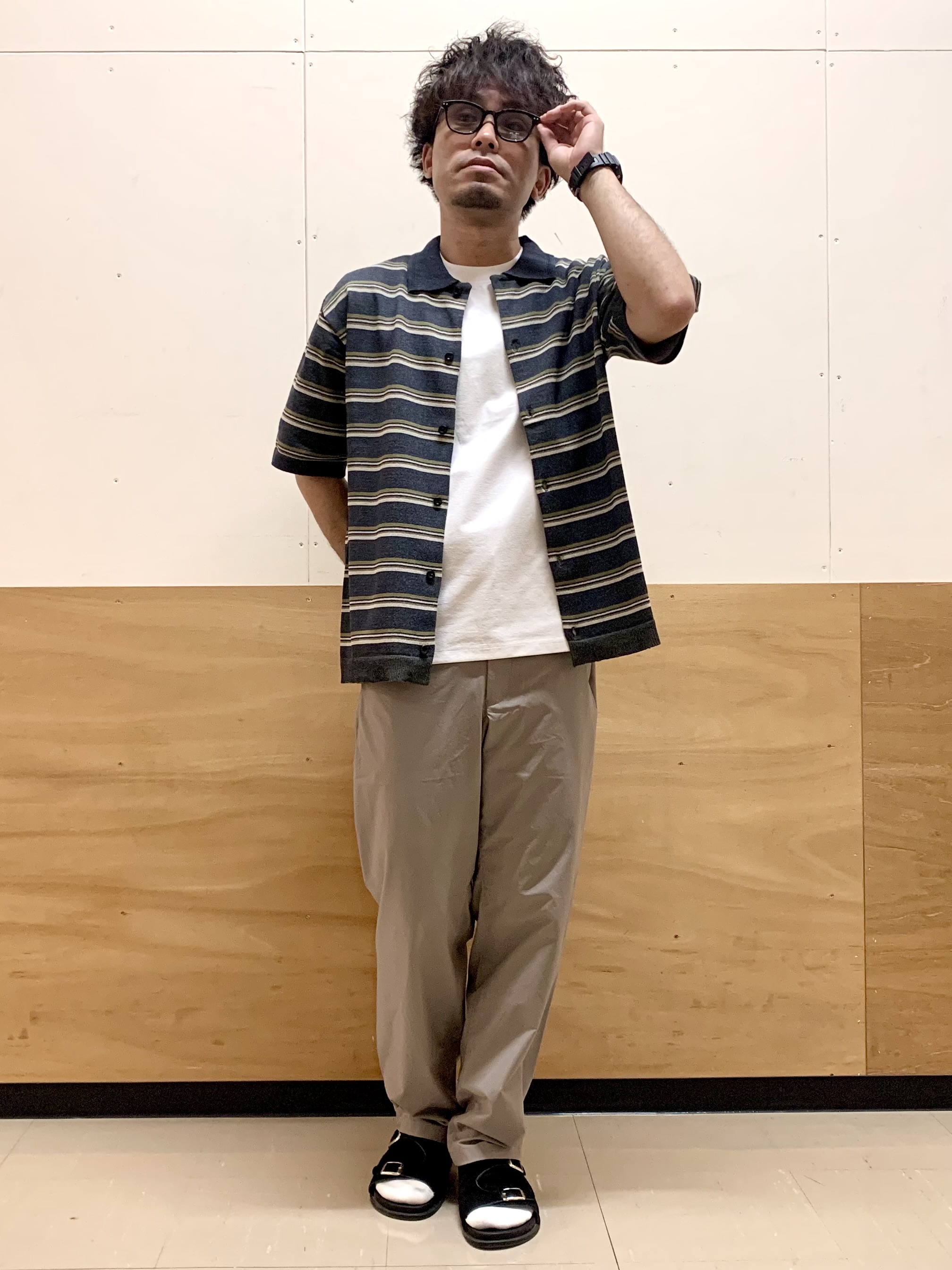MATUさんの「THE SHOP TK｜【抗菌防臭／UVカット／洗濯機OK】和紙混 半袖ニットシャツ」を使ったコーディネート