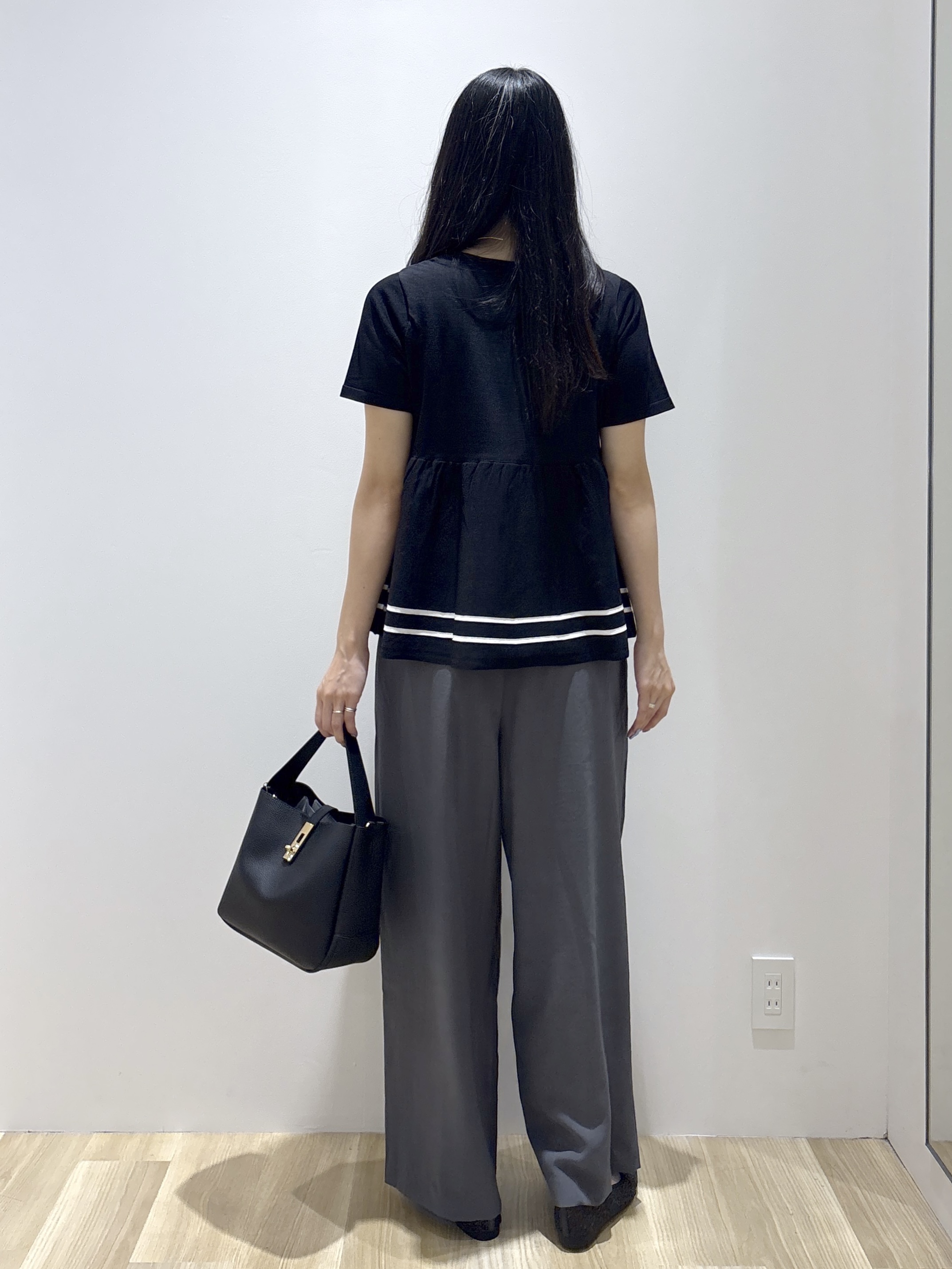 sachikoさんの「OPAQUE.CLIP｜【UVケア】裾ラインペプラムニット《洗濯機OK》」を使ったコーディネート
