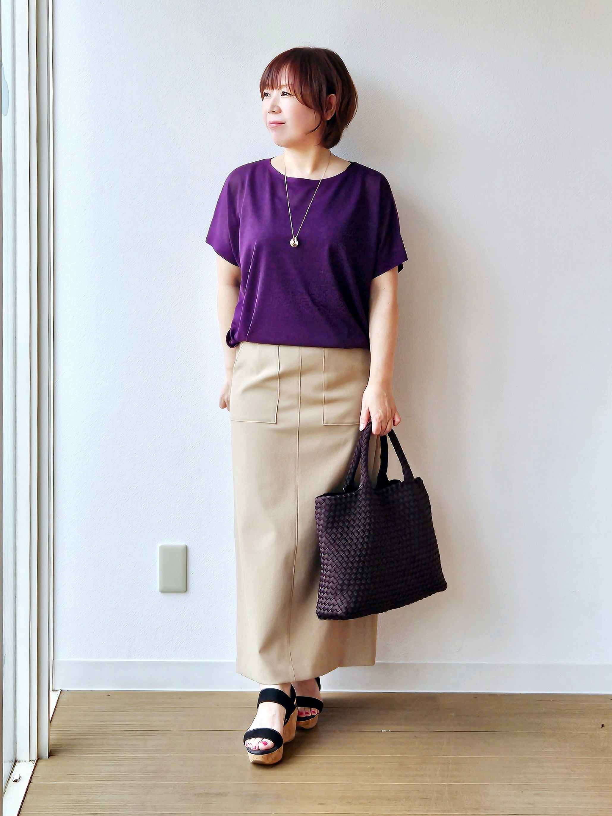 やじまさんの「UNTITLED｜【アンサンブル可/品のある透け感】Tシャツ風ニットトップス」を使ったコーディネート