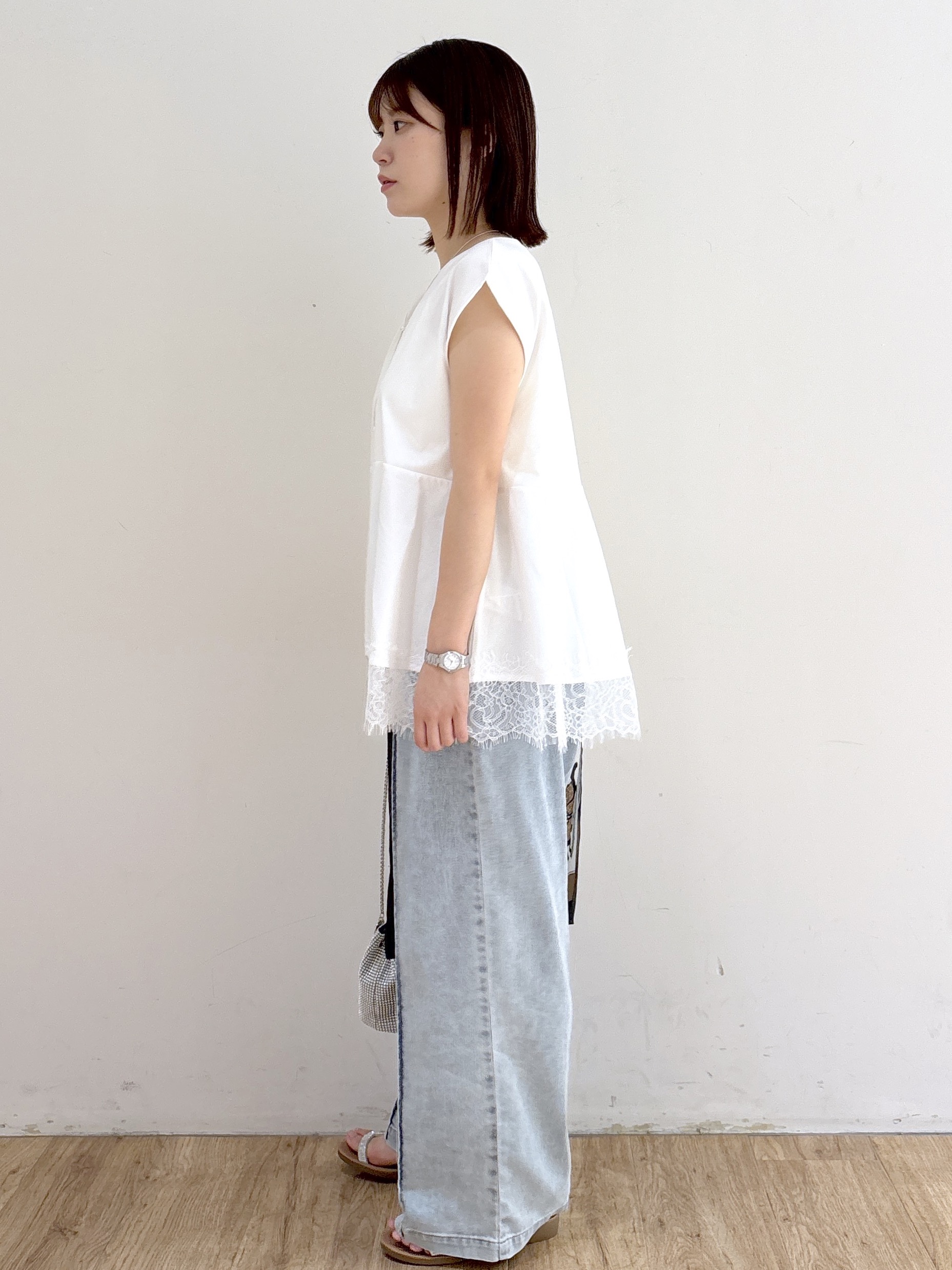 mireiさんの「OPAQUE.CLIP｜裾レースペプラムカットソー【洗濯機OK】」を使ったコーディネート