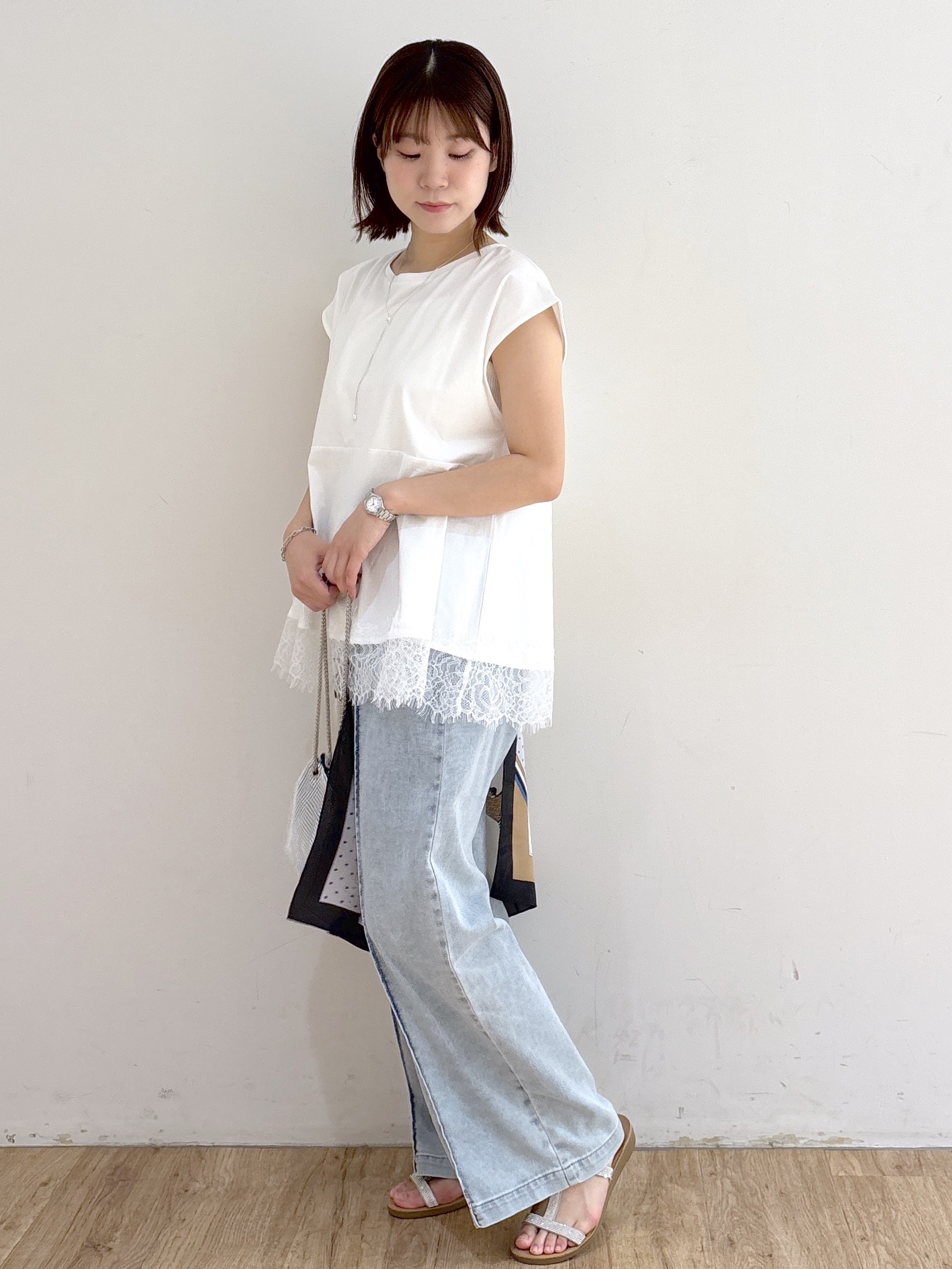mireiさんの「OPAQUE.CLIP｜裾レースペプラムカットソー【洗濯機OK】」を使ったコーディネート