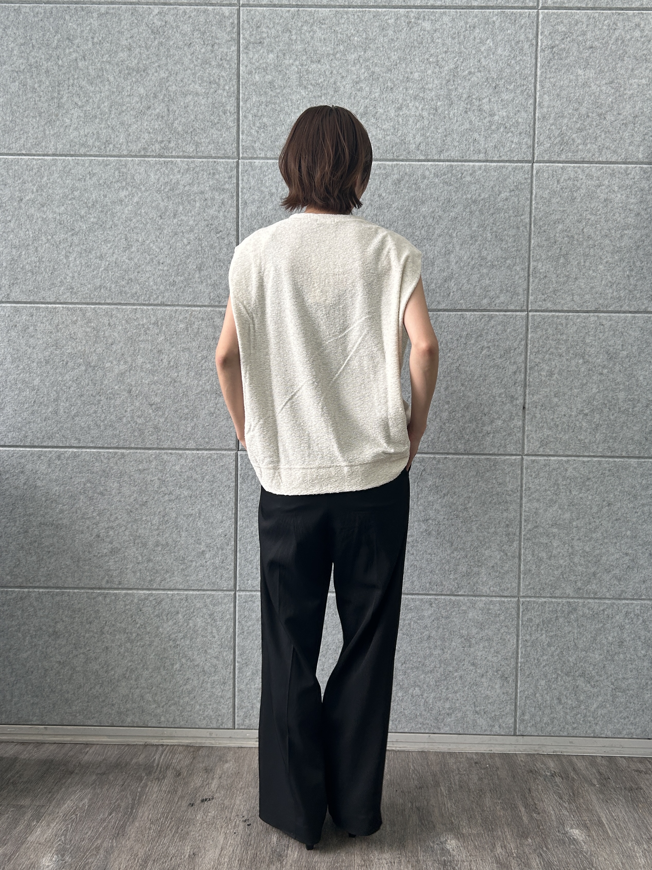 harunaさんの「CODE A｜PROTAGONISTA｜sleeveless tee」を使ったコーディネート