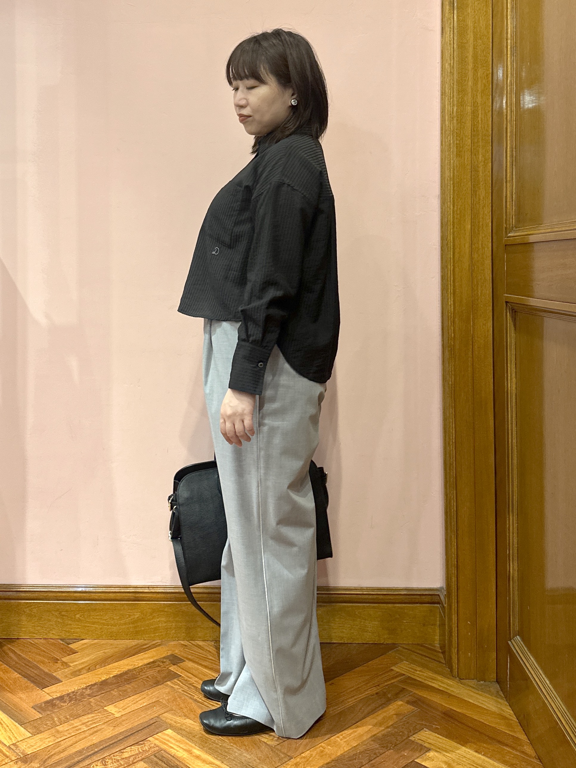 komatsuさんの「DRESSTERIOR｜シアーストライプクロップドシャツ」を使ったコーディネート