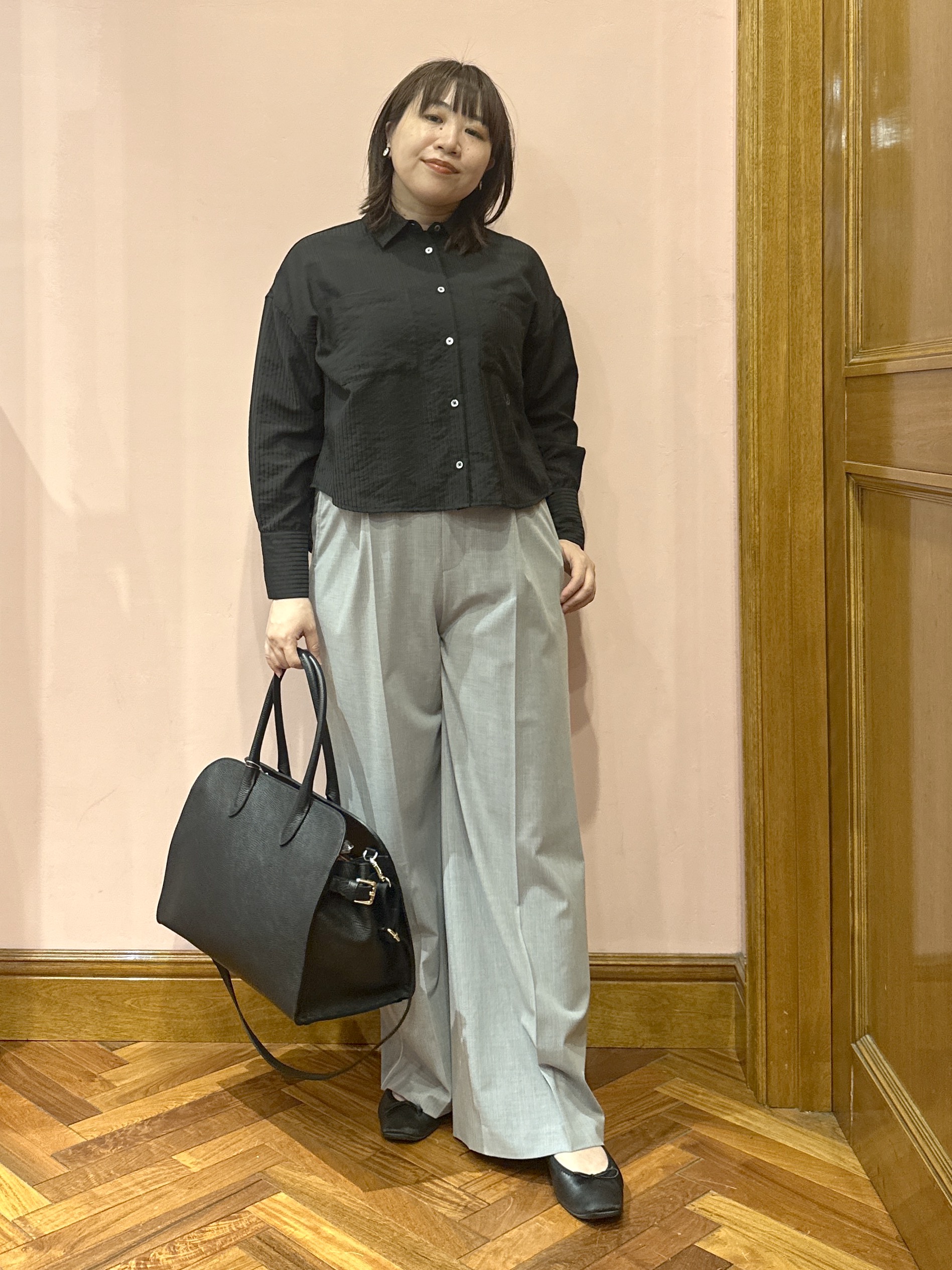 komatsuさんの「DRESSTERIOR｜シアーストライプクロップドシャツ」を使ったコーディネート
