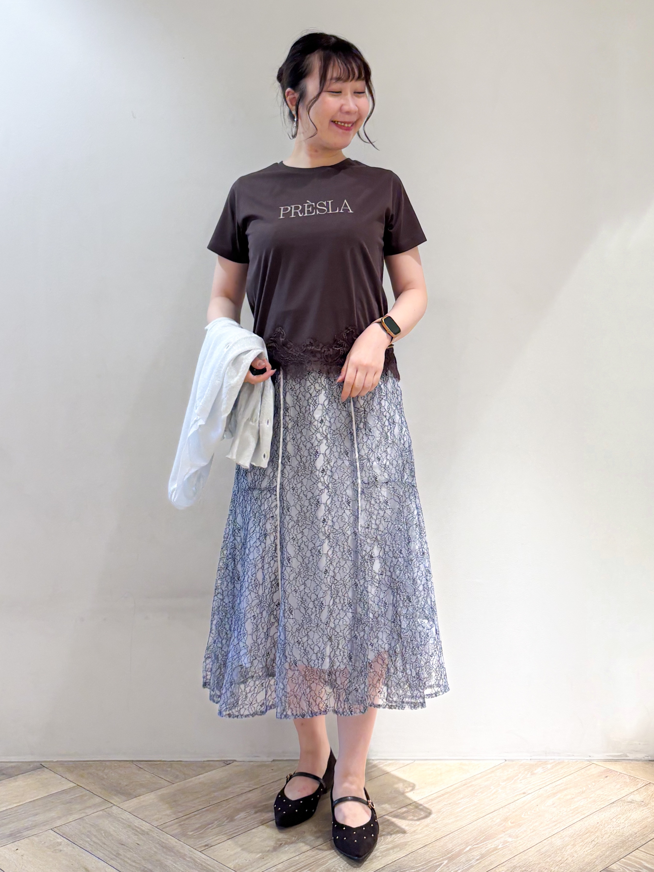 sayaさんの「index｜【接触冷感／UVケア】裾レースロゴTシャツ《洗濯機OK／S-3L》」を使ったコーディネート