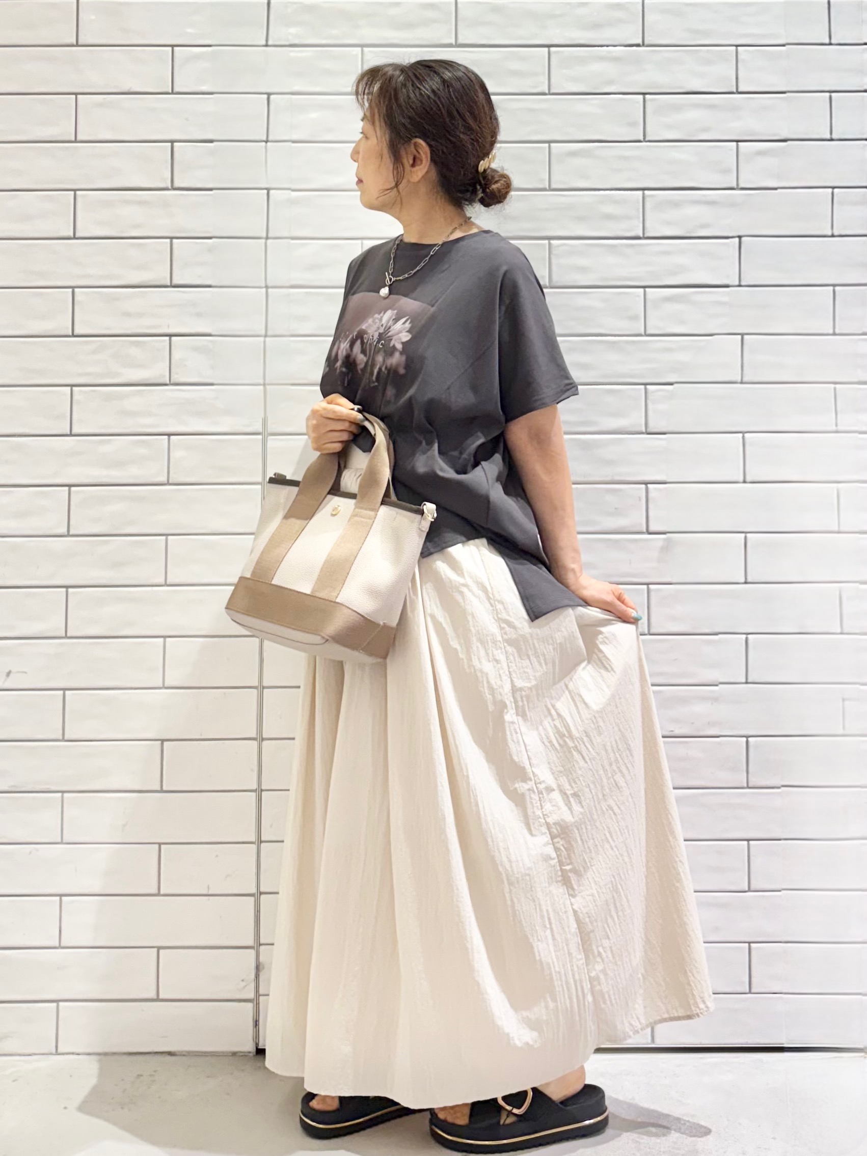 yさんの「OPAQUE.CLIP｜フォトプリントTシャツ【洗濯機OK】」を使ったコーディネート