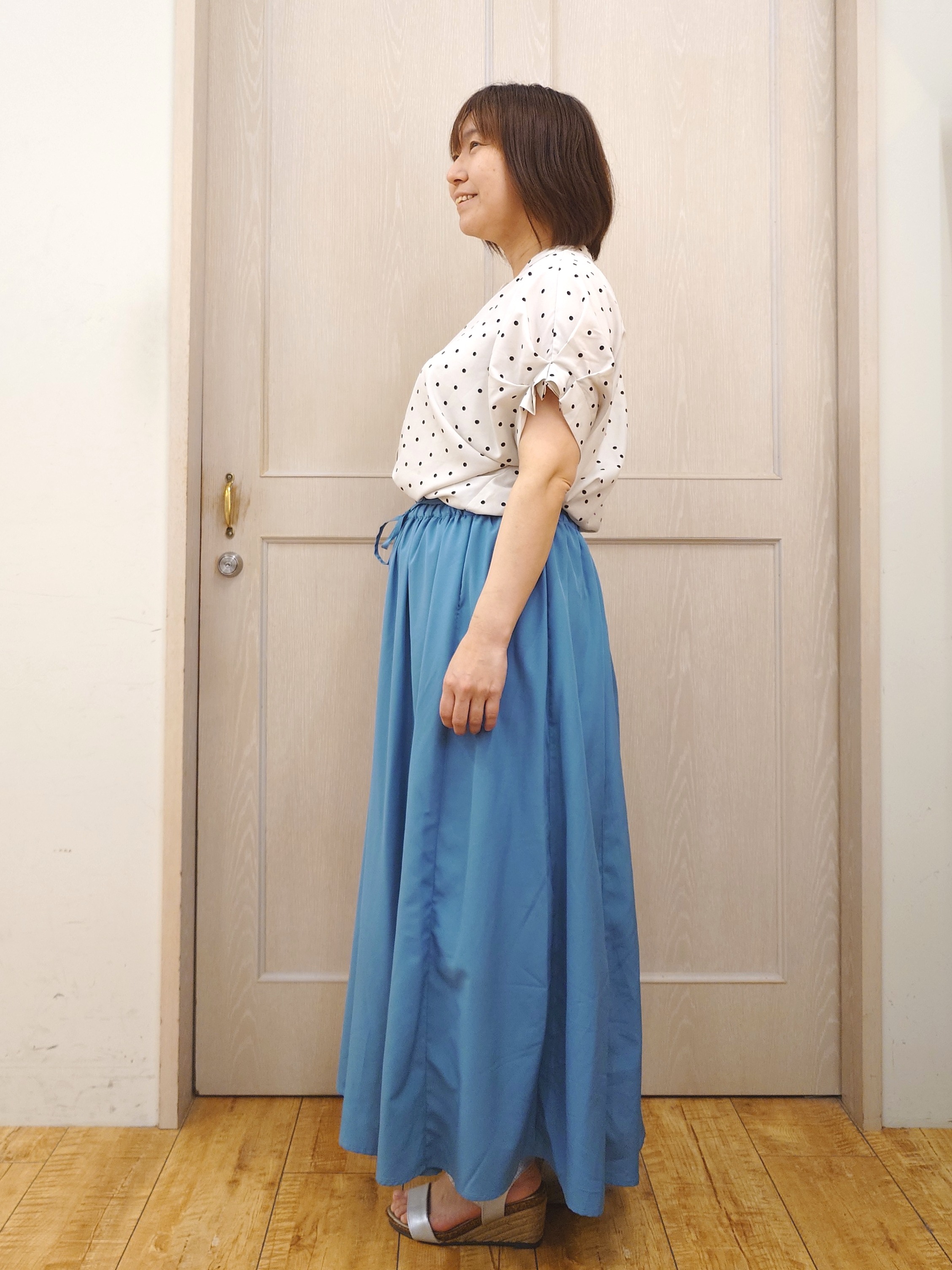 とろろさんの「SHOO･LA･RUE｜【洗濯機可／洗濯後しわになりにくい】大人の甘さをプラスする ドット柄袖タックブラウス」を使ったコーディネート